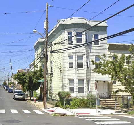 17 PIERCE AVE