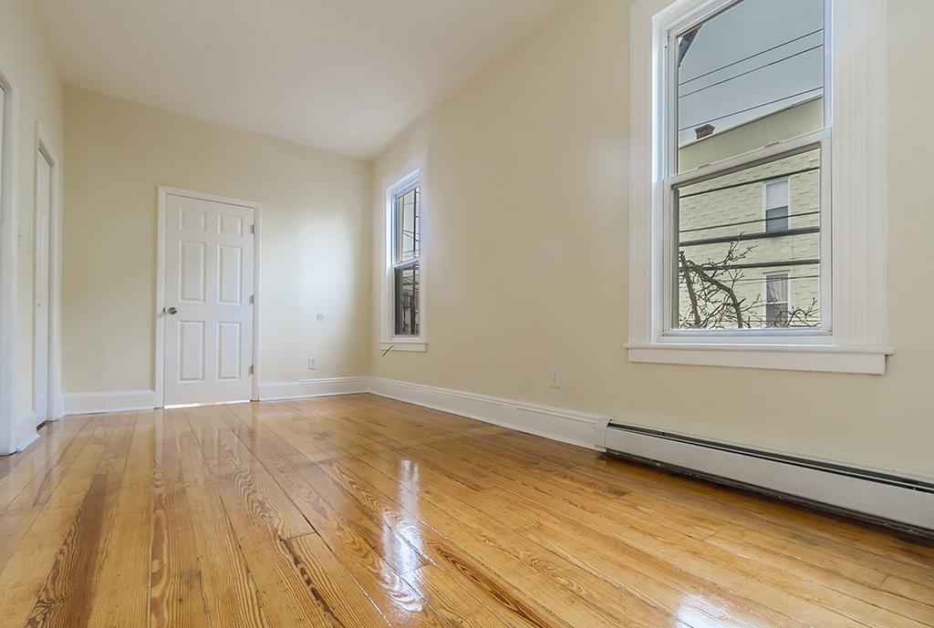 17 PIERCE AVE