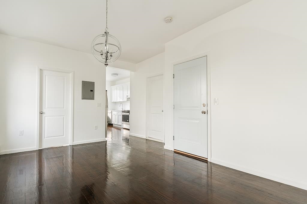 17 PIERCE AVE