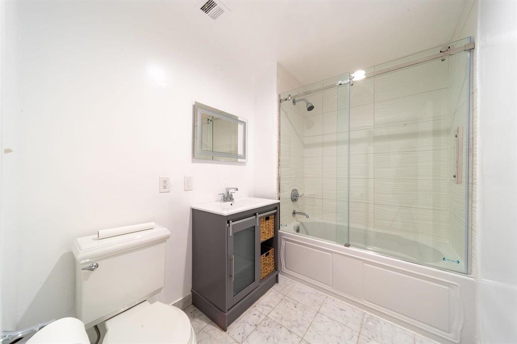 187 WAYNE ST Unit 207c