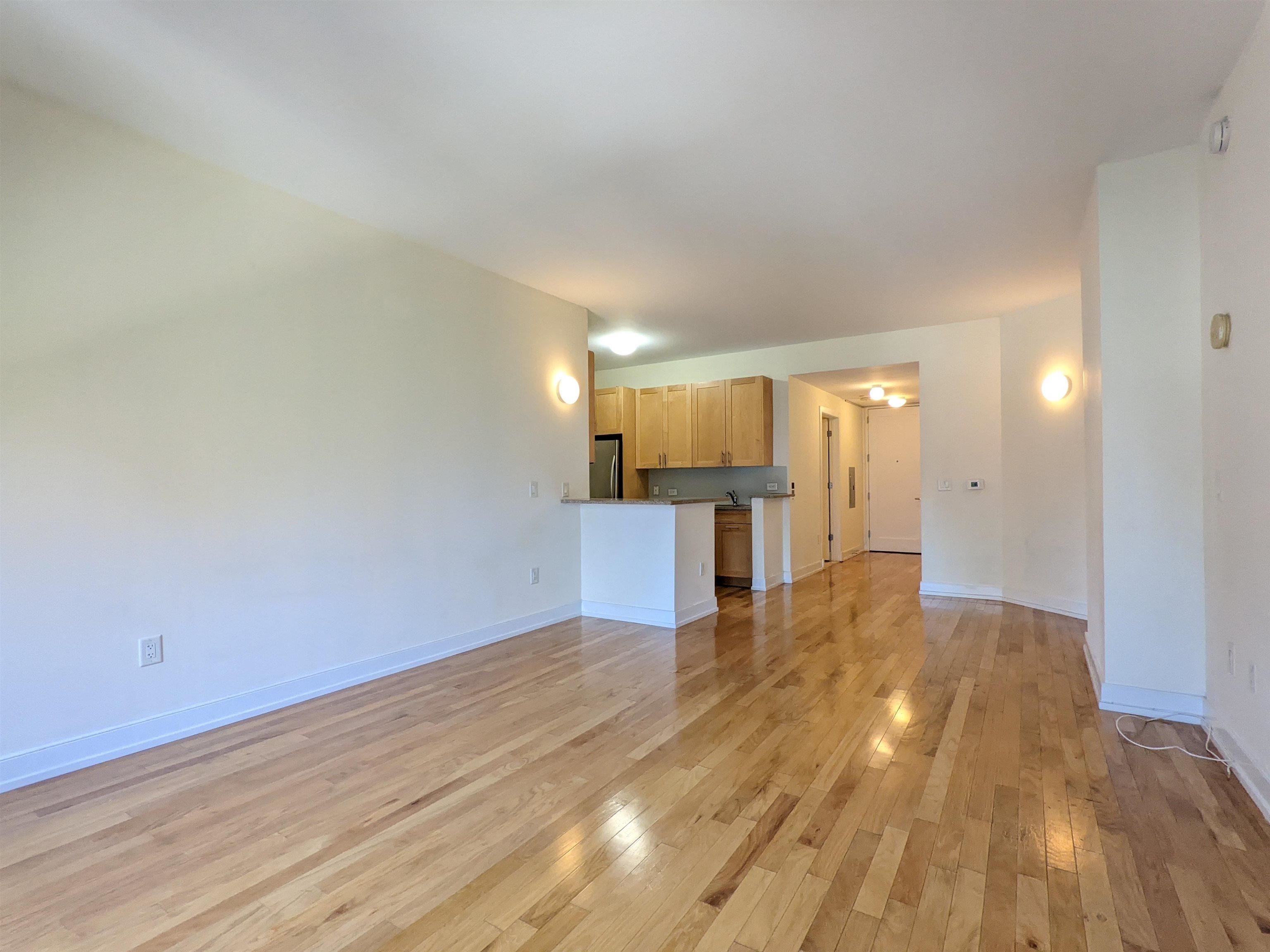 105 GREENE ST Unit: 508