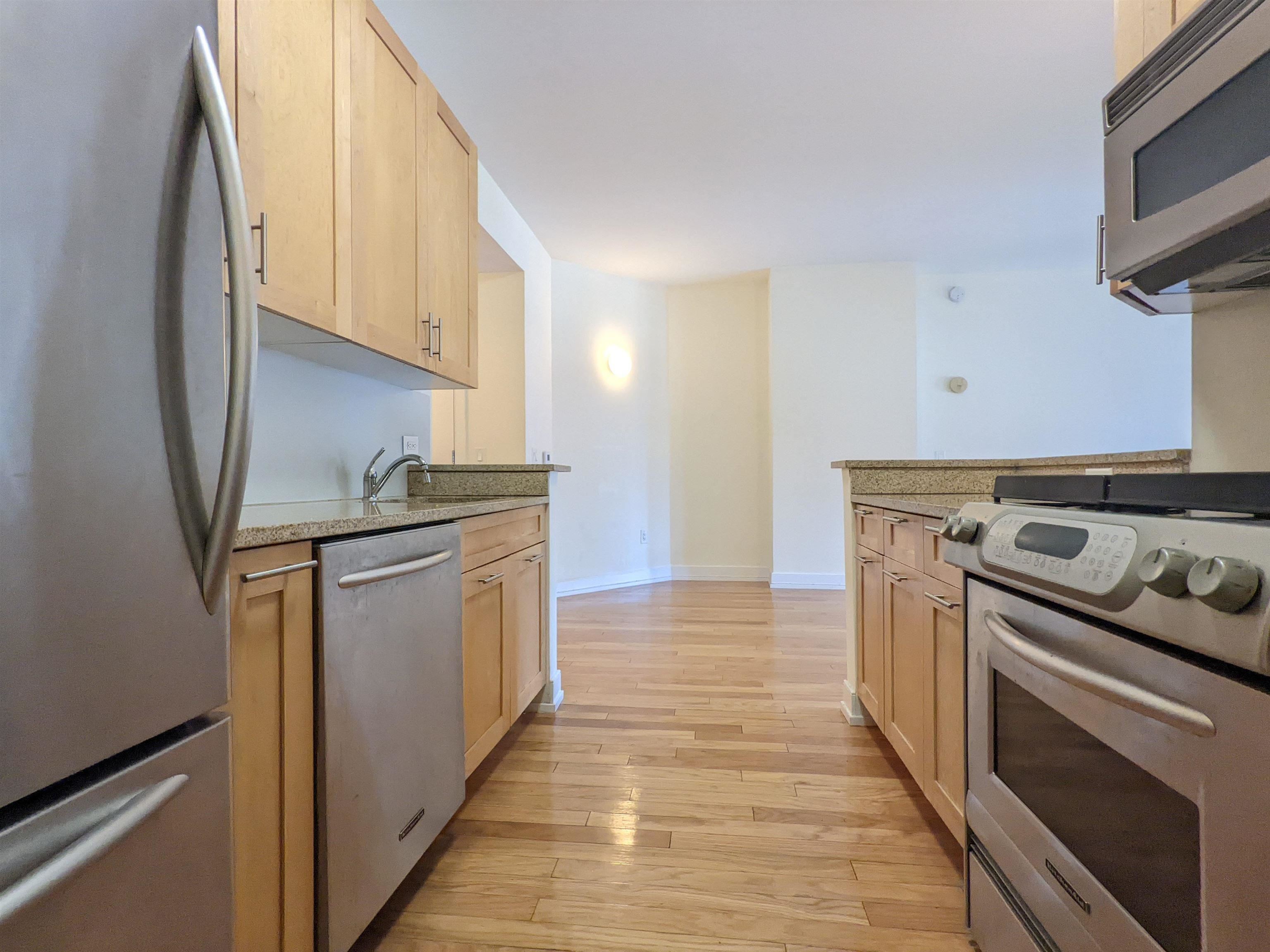 105 GREENE ST Unit: 508