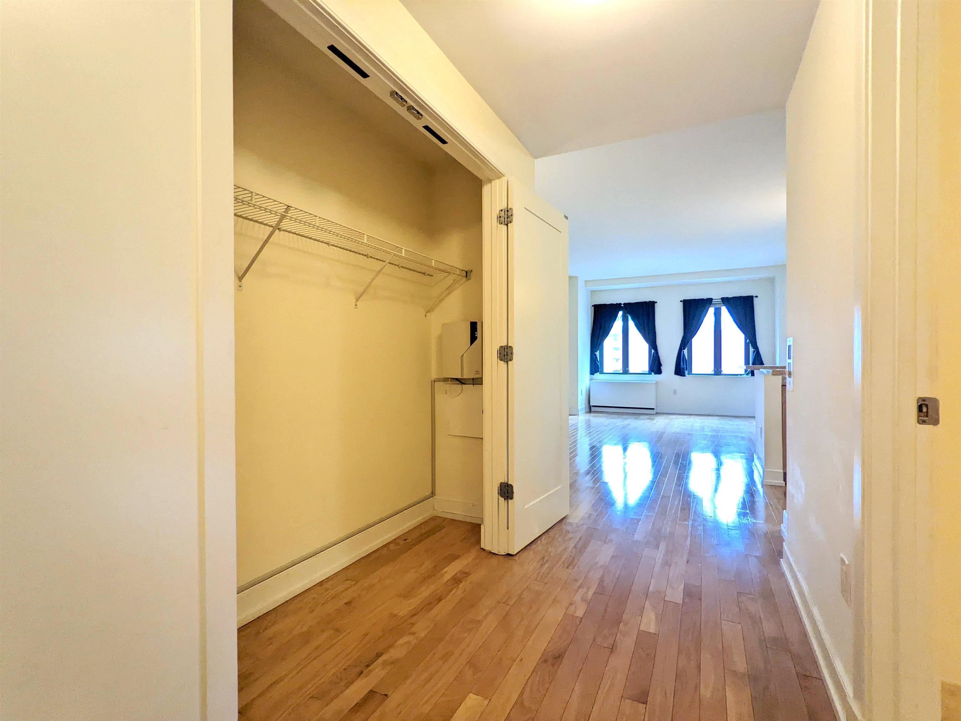 105 GREENE ST Unit: 508