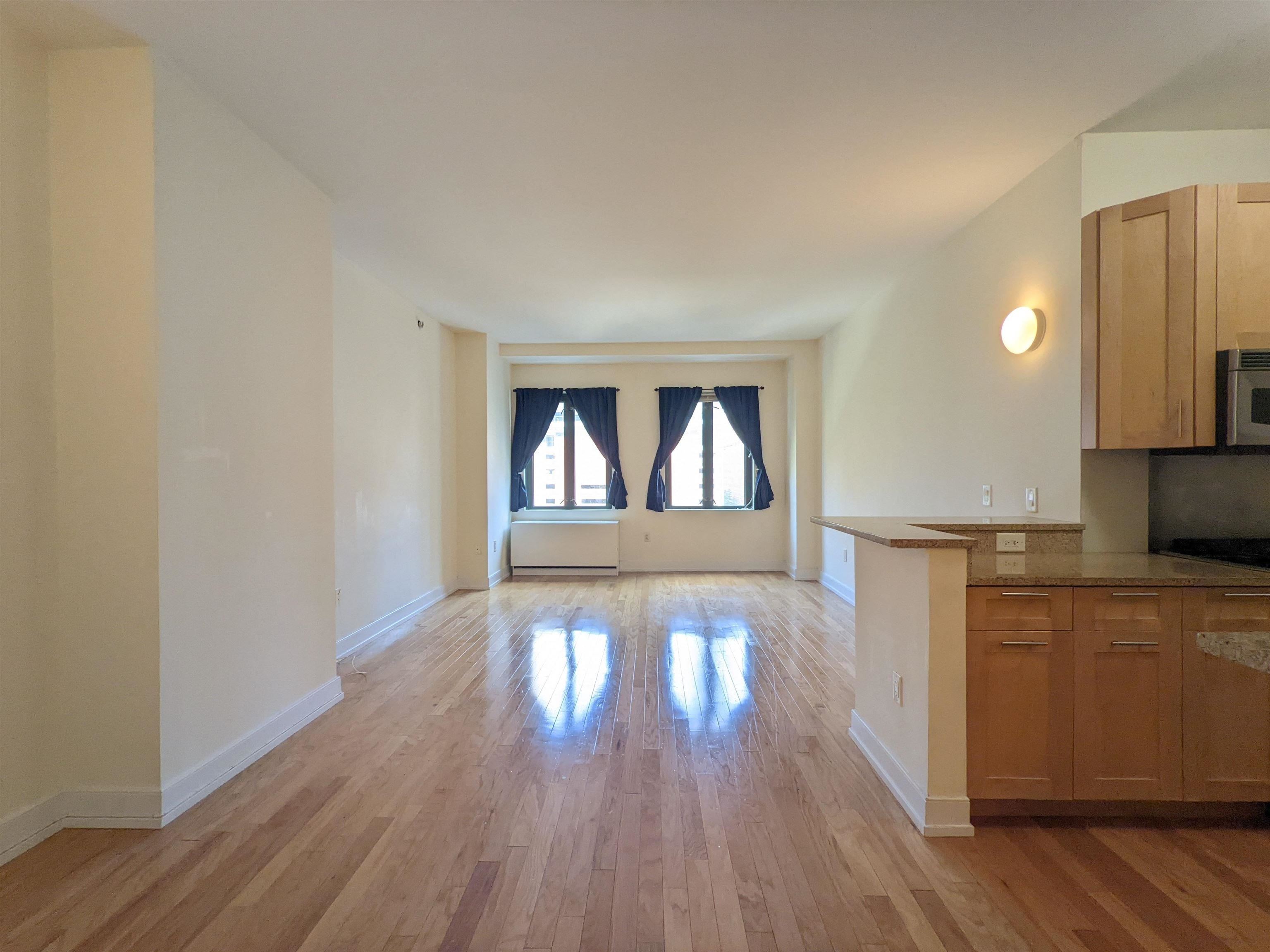 105 GREENE ST Unit: 508