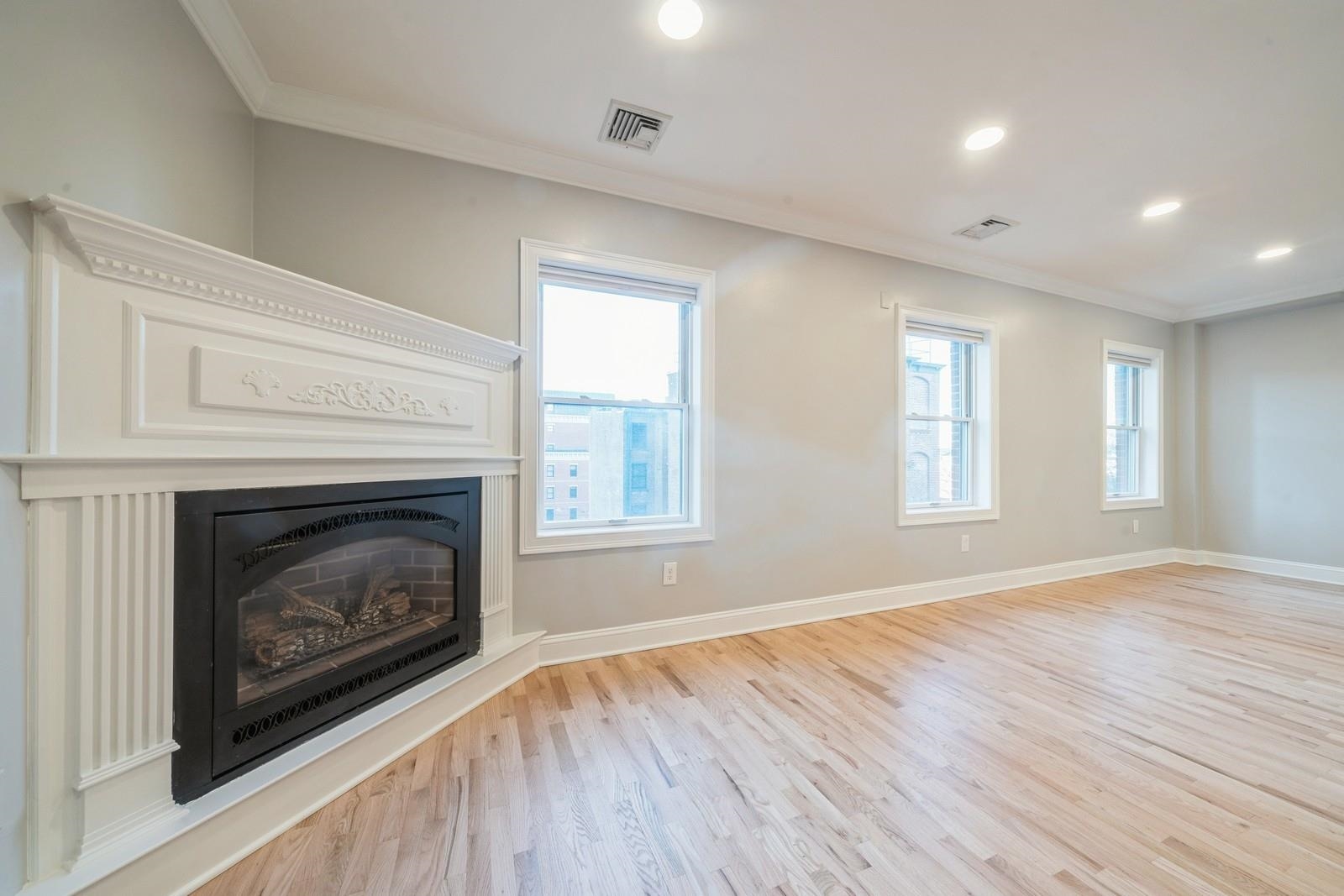 63 SUSSEX ST Unit: 8