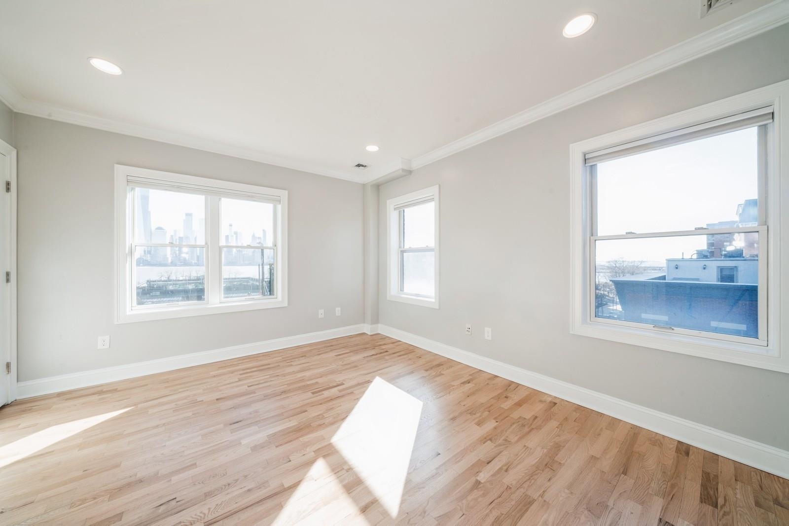 63 SUSSEX ST Unit: 8
