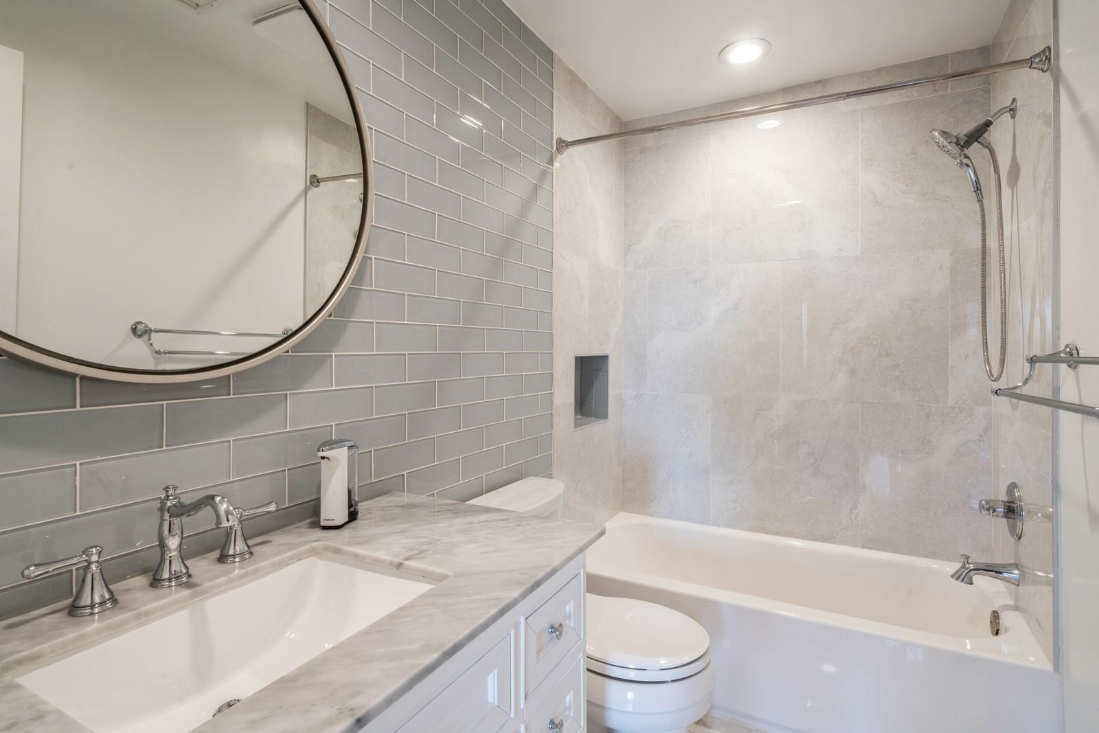 63 SUSSEX ST Unit: 8