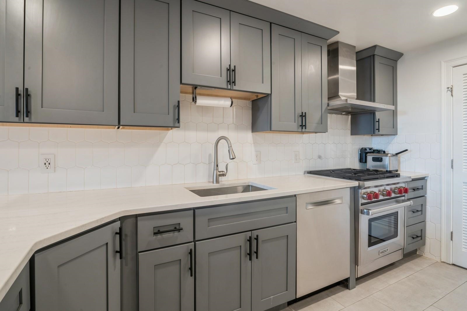 63 SUSSEX ST Unit: 8