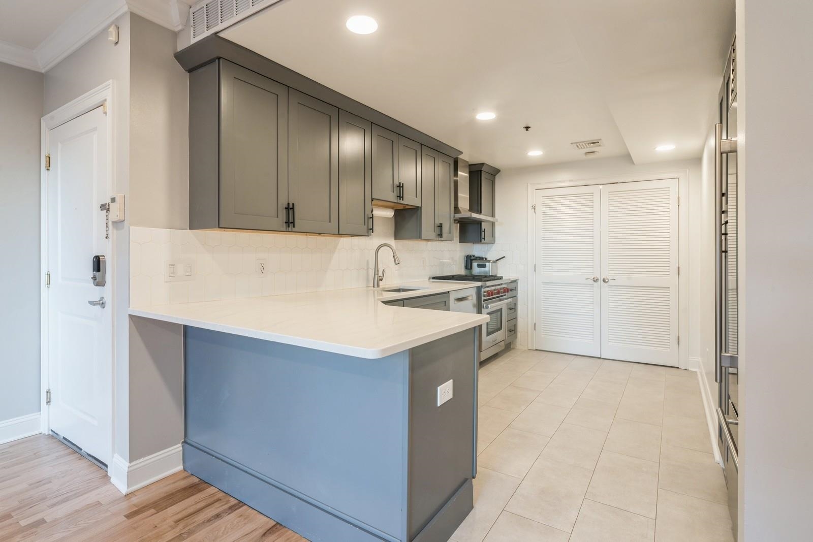 63 SUSSEX ST Unit: 8