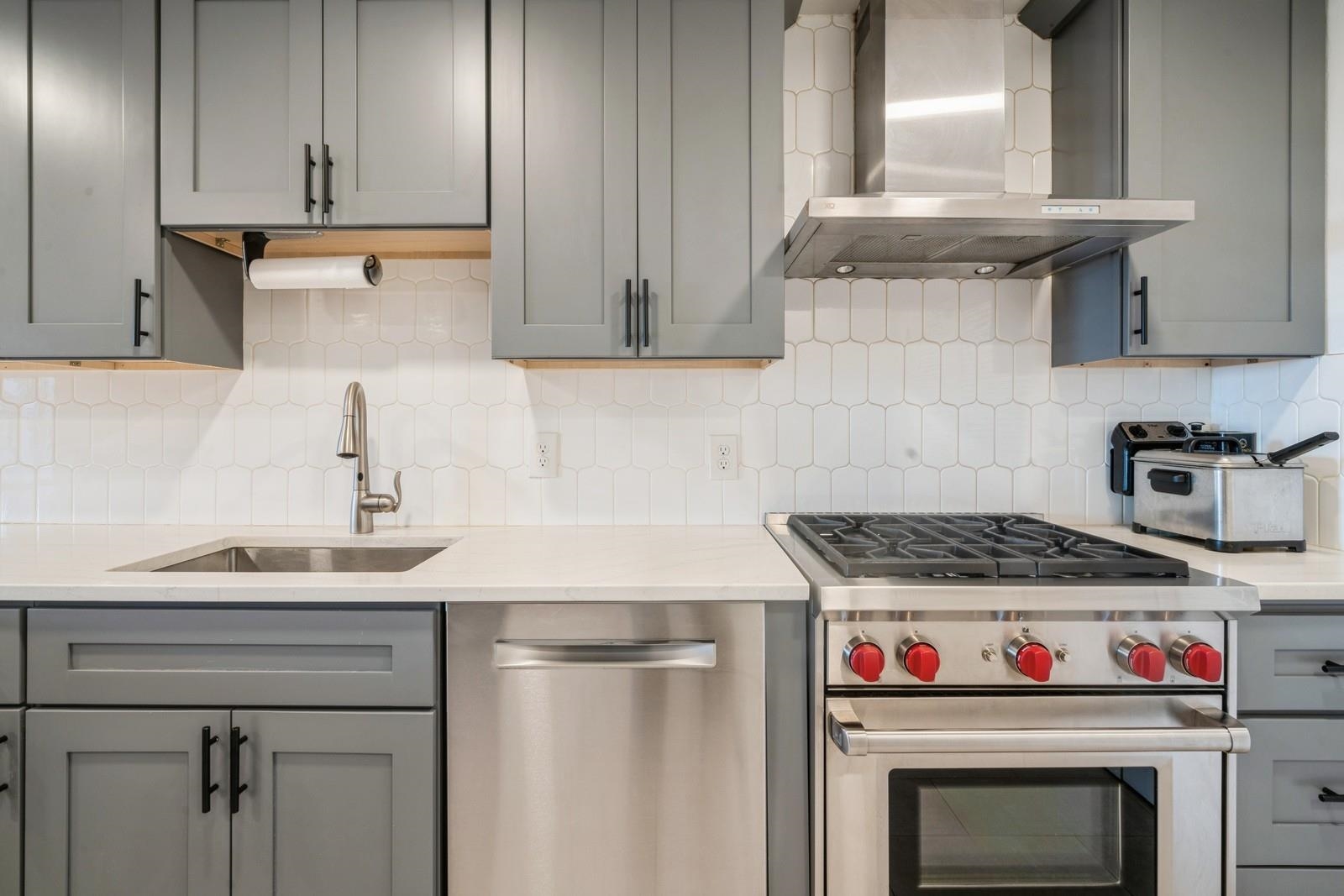 63 SUSSEX ST Unit: 8