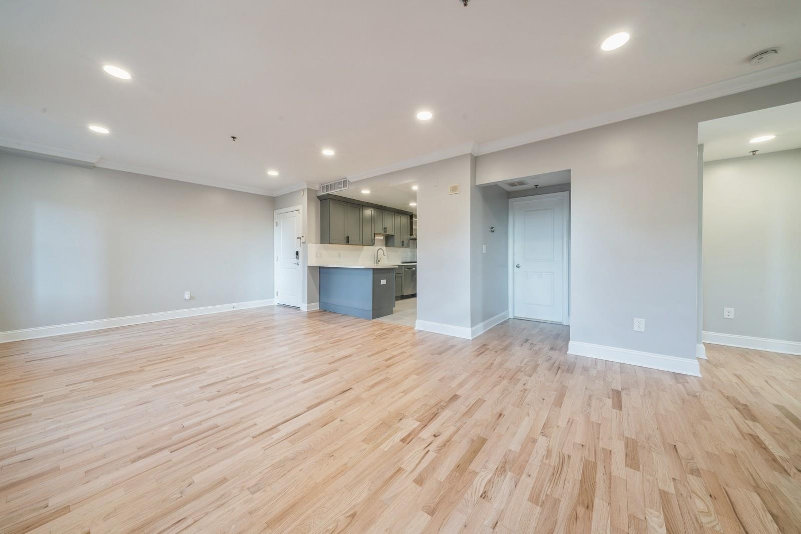 63 SUSSEX ST Unit: 8