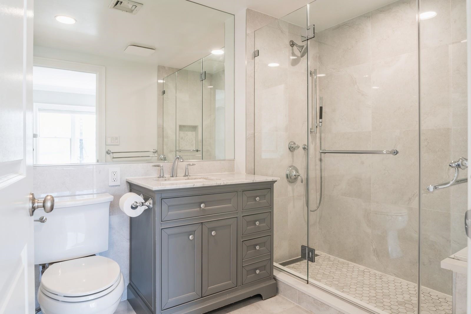 63 SUSSEX ST Unit: 8