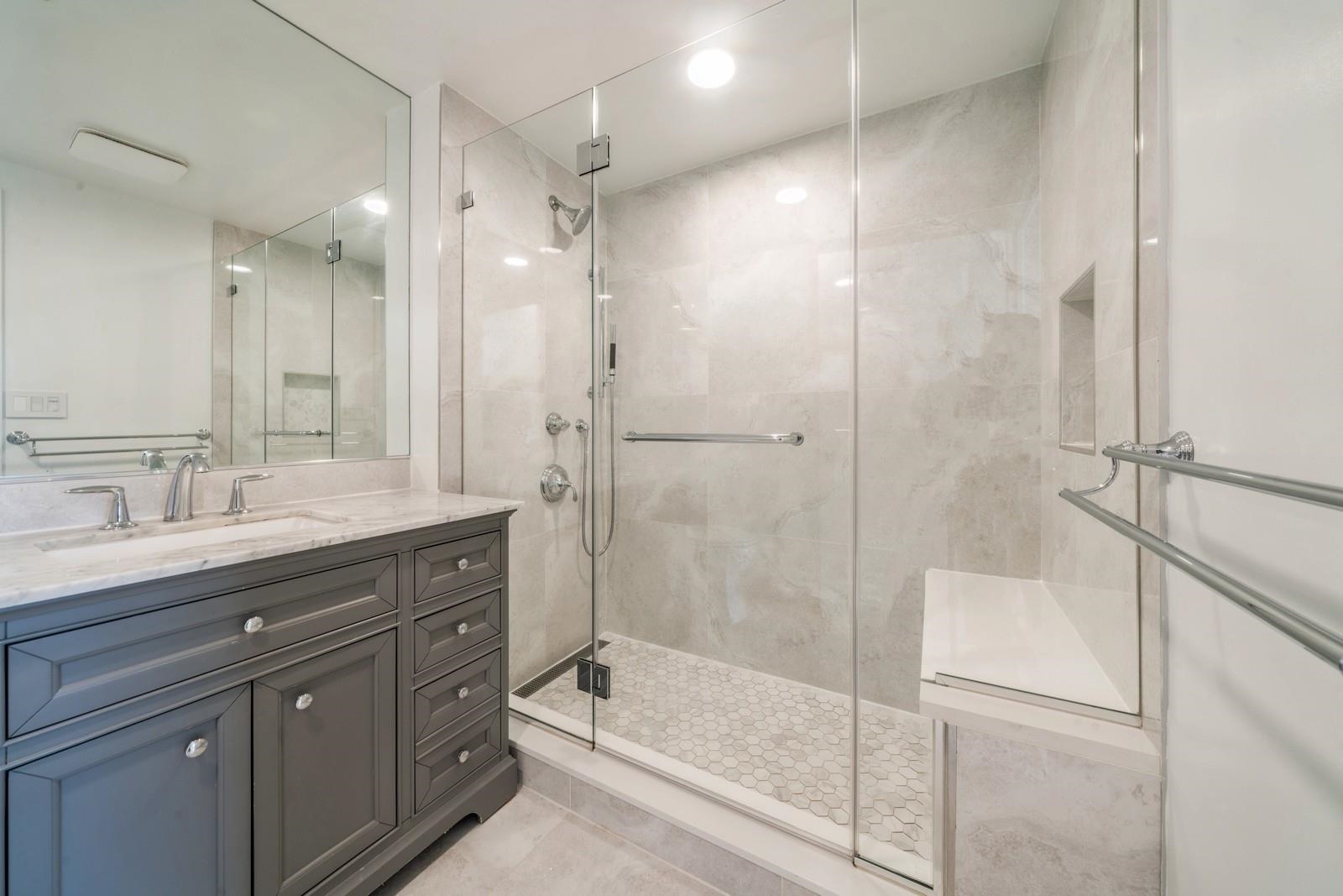 63 SUSSEX ST Unit: 8