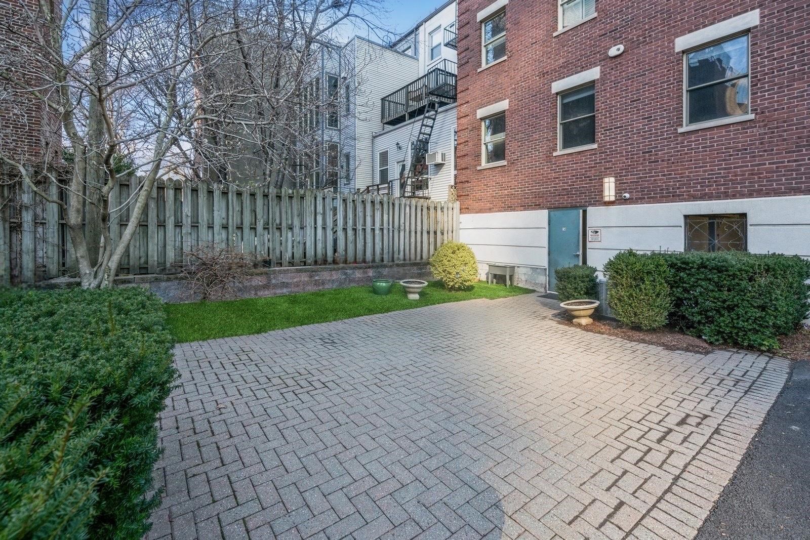 63 SUSSEX ST Unit: 8