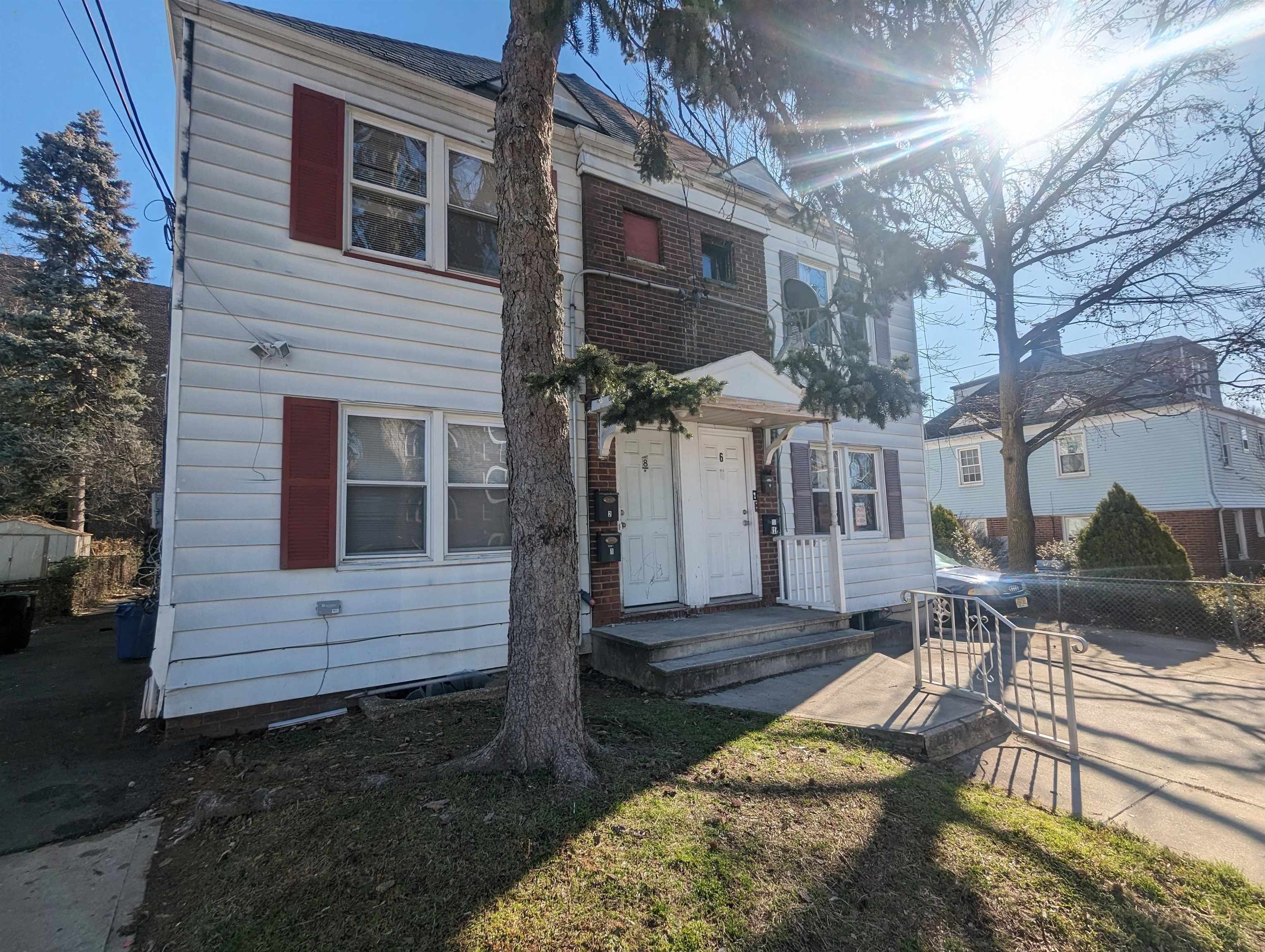 8 KELLY PARKWAY