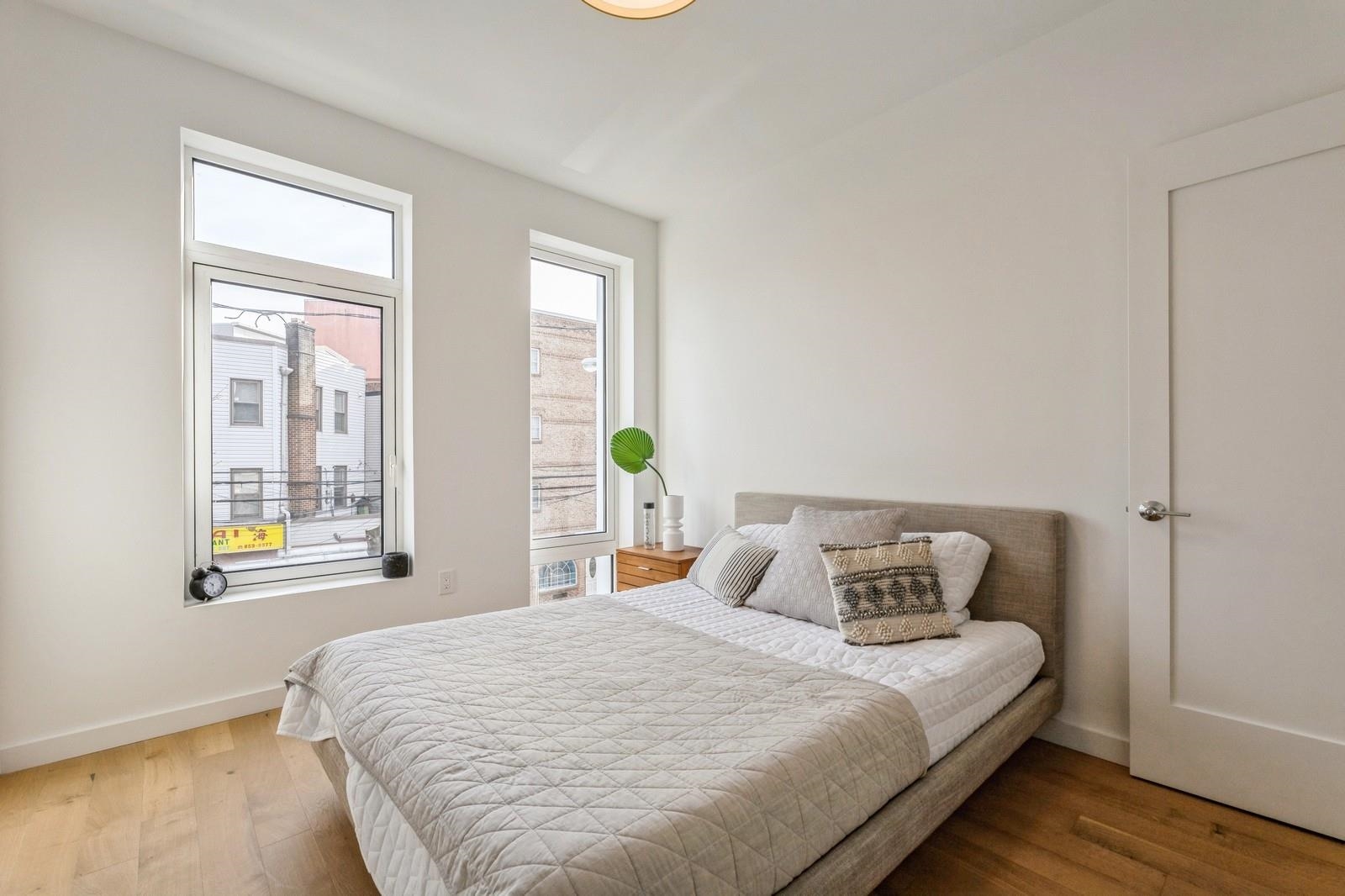 139 BRUNSWICK ST Unit: 207