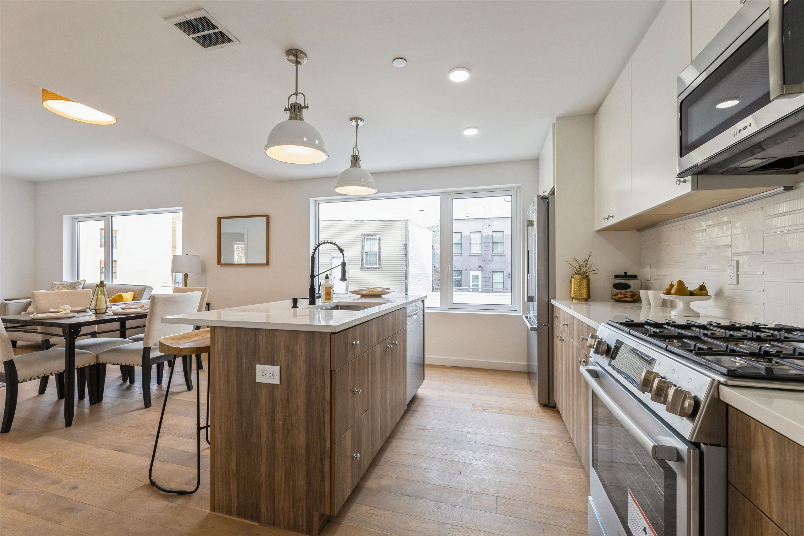 139 BRUNSWICK ST Unit: 207