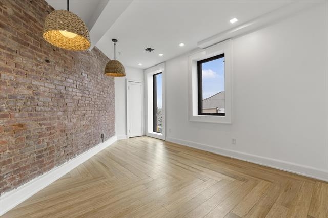 304 PATERSON PLANK RD Unit: 2B