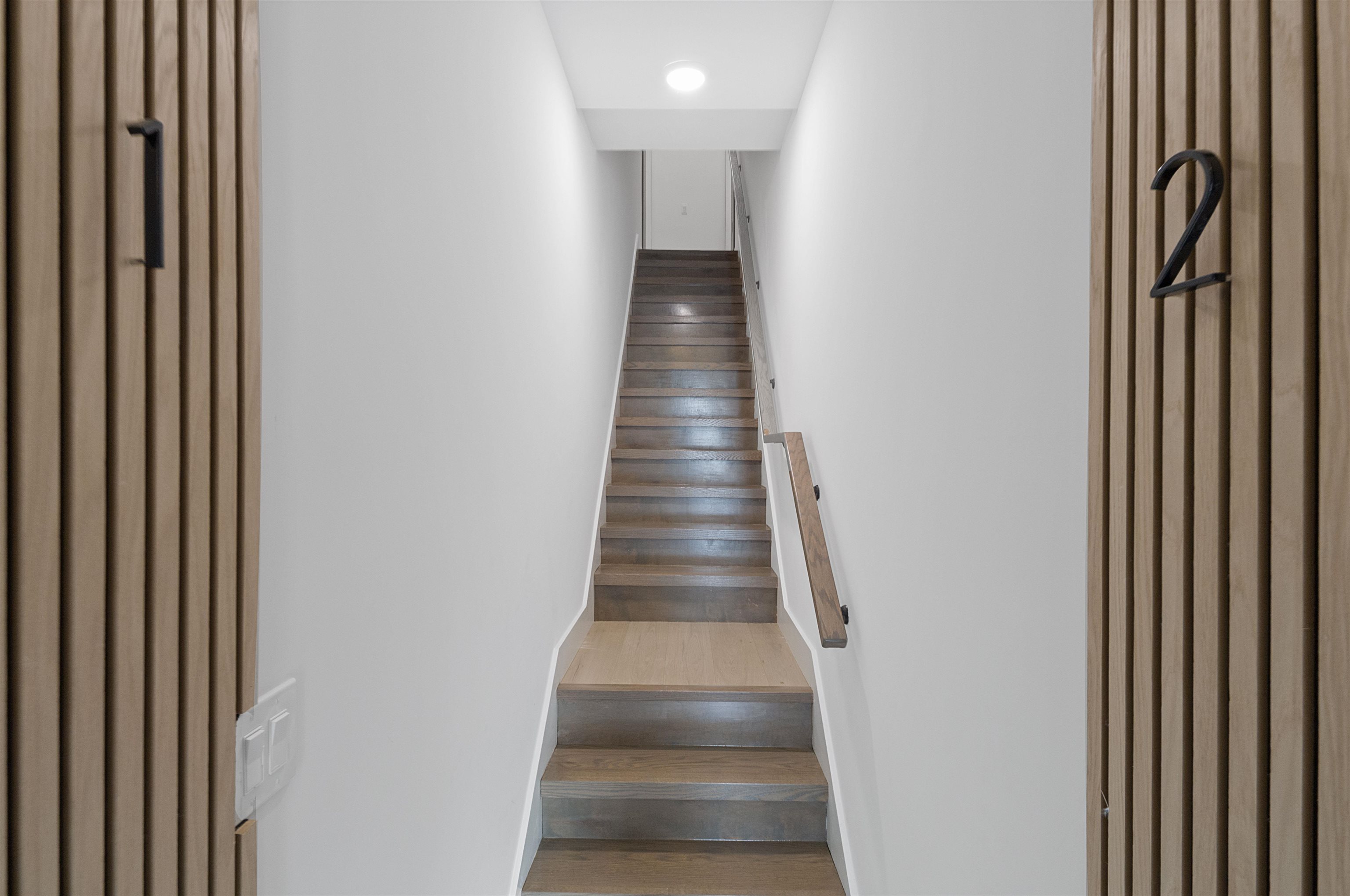 34 GRACE ST Unit: 2