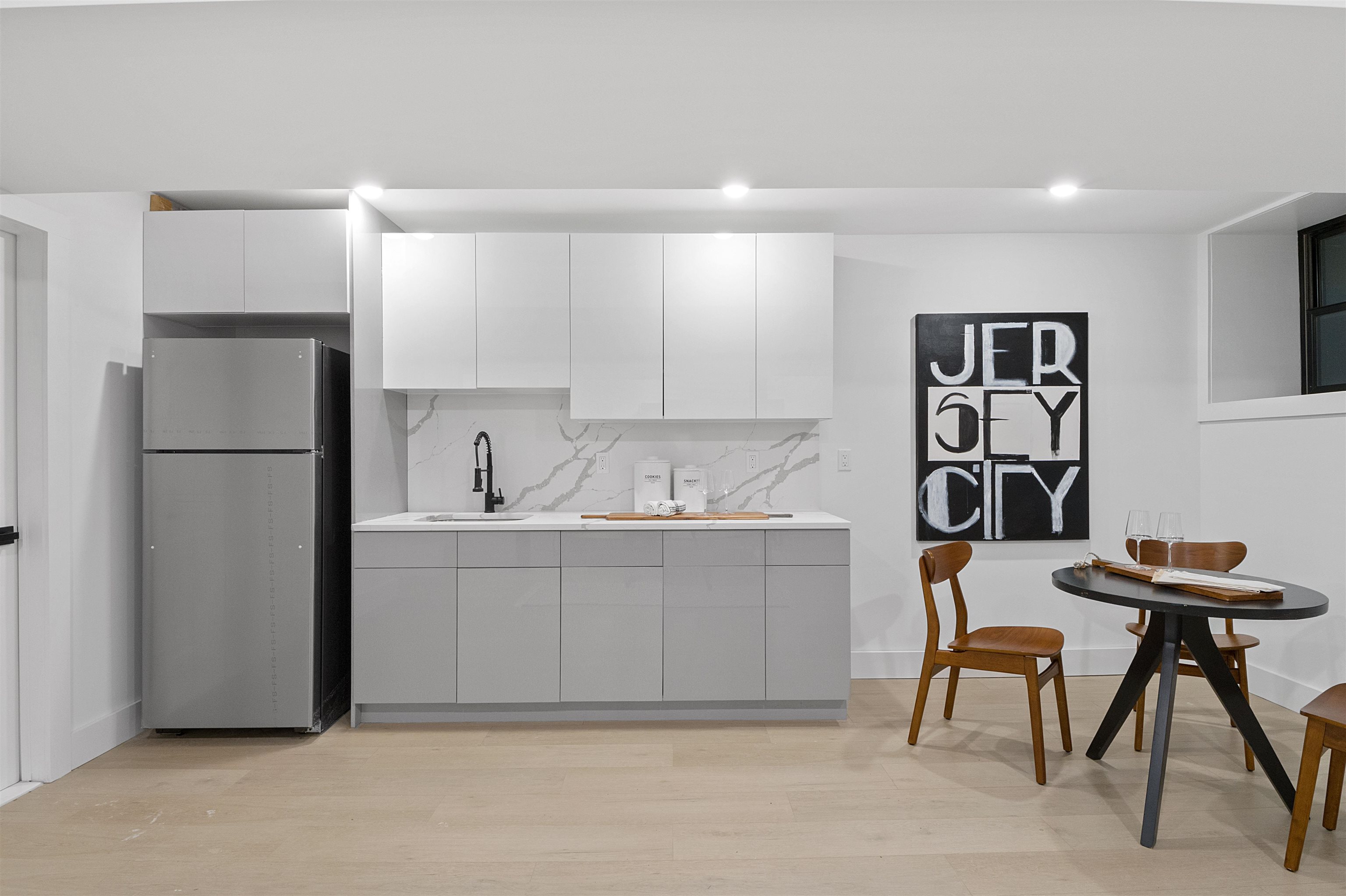 34 GRACE ST Unit: 2