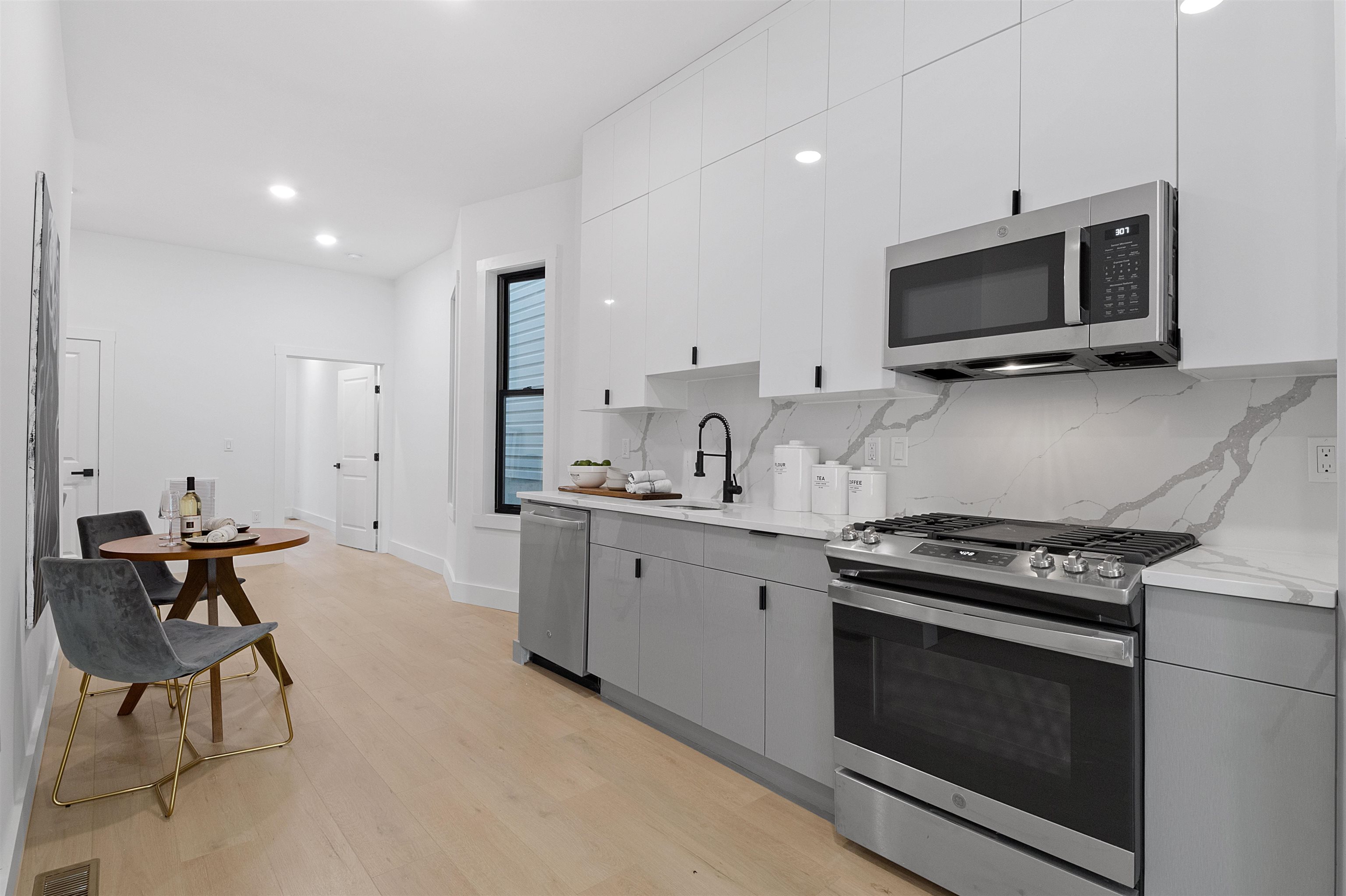 34 GRACE ST Unit: 2