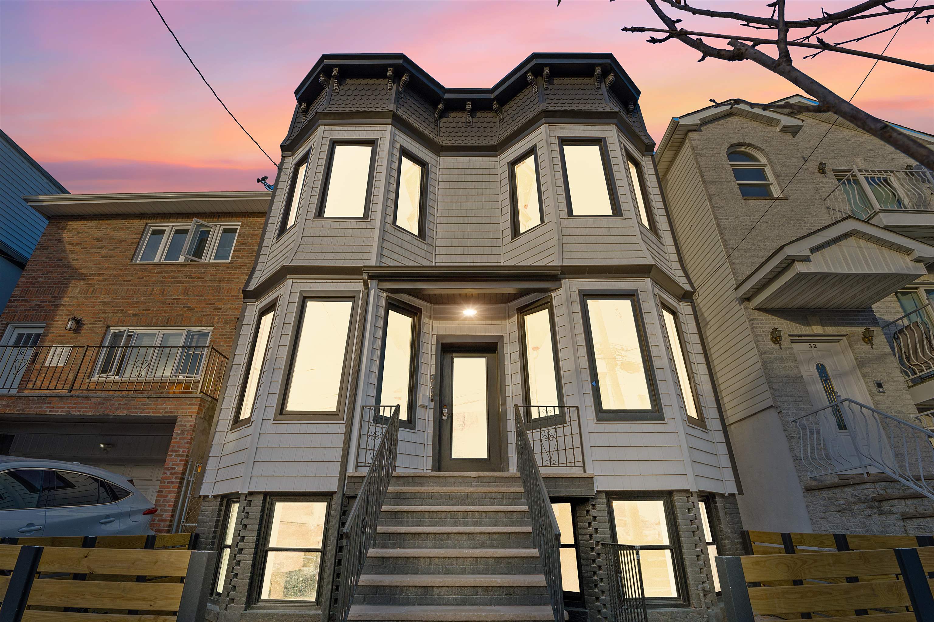 34 GRACE ST Unit: 2