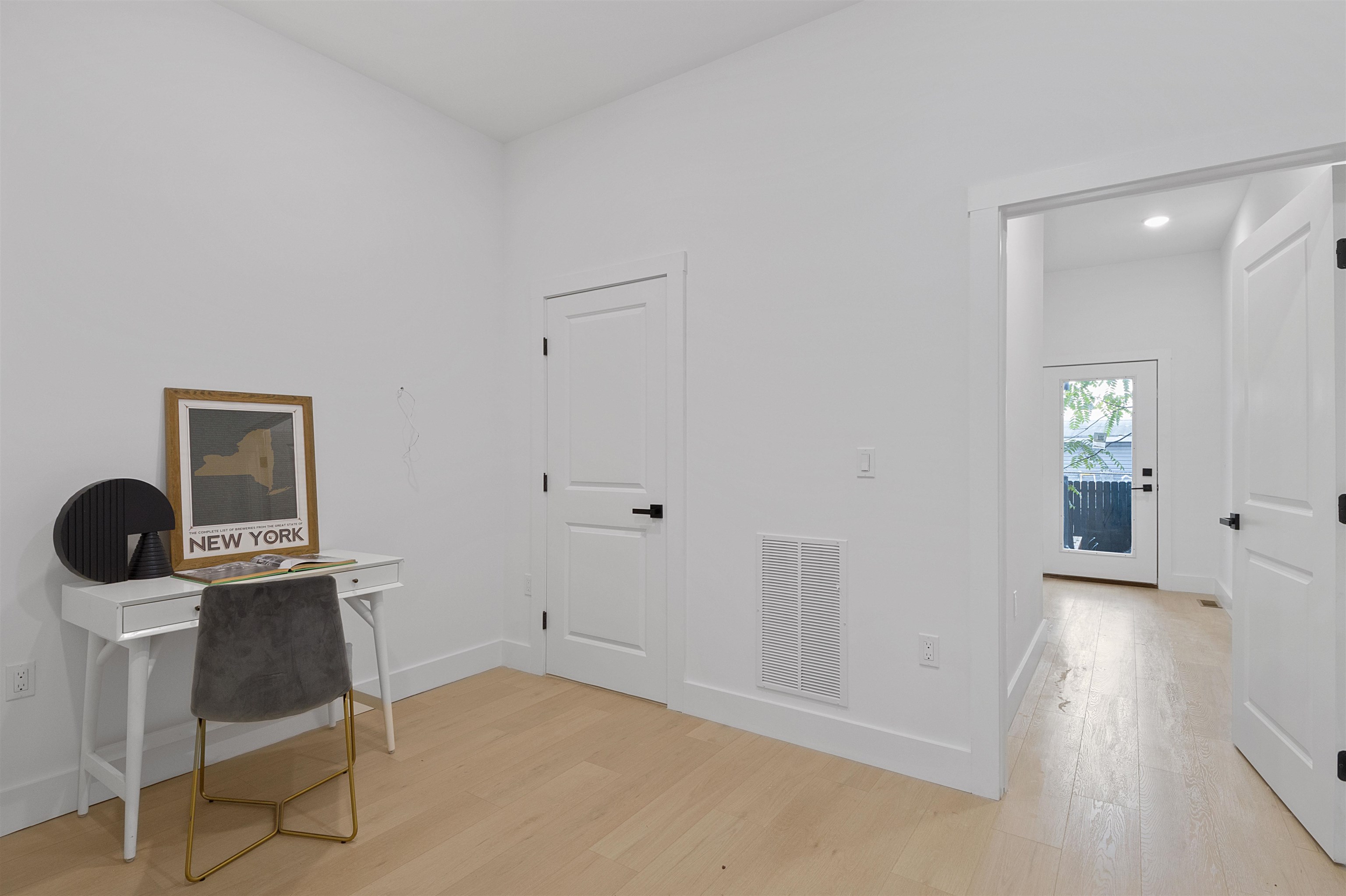 34 GRACE ST Unit: 2
