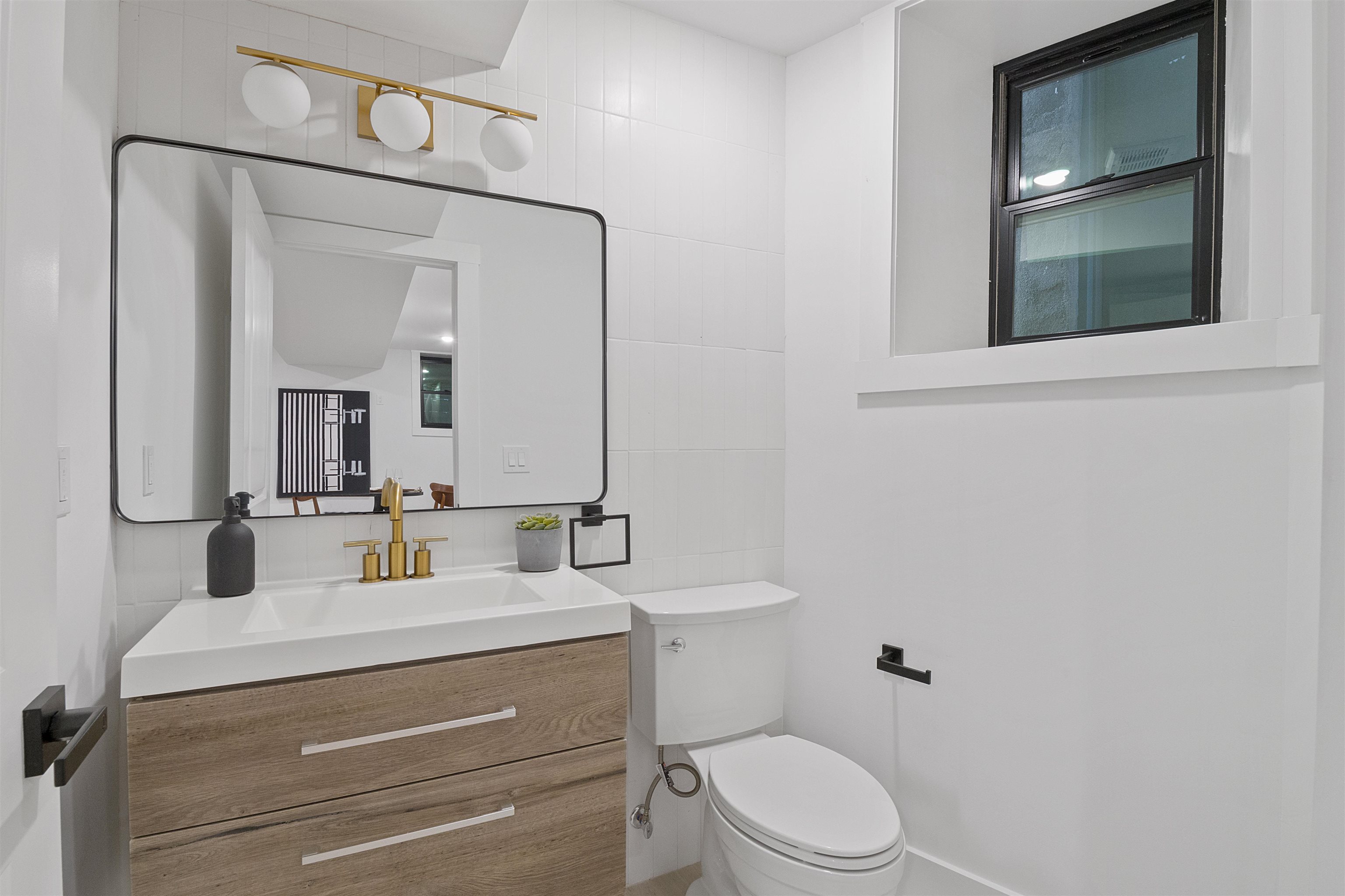 34 GRACE ST Unit: 2