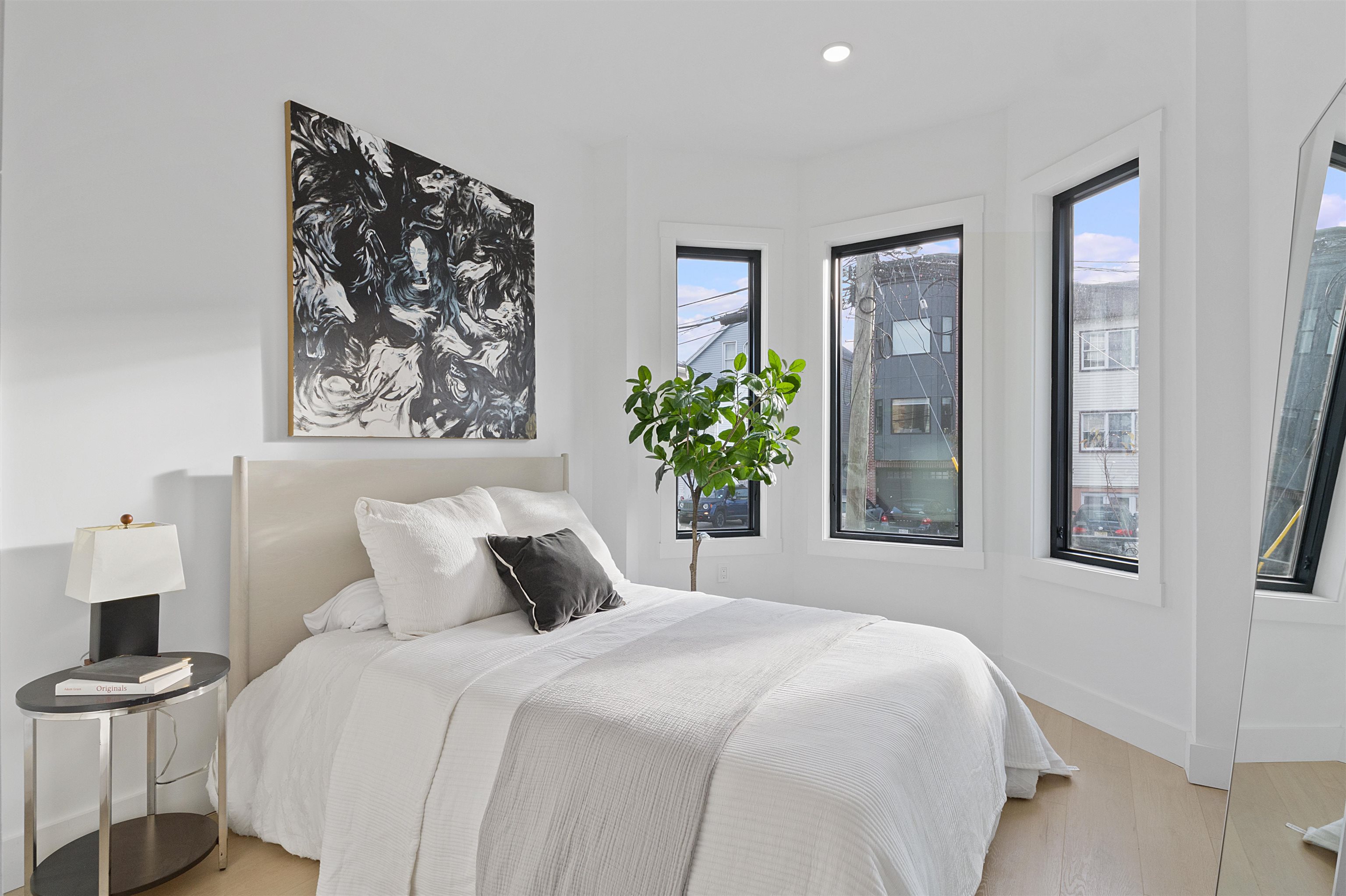 34 GRACE ST Unit: 2