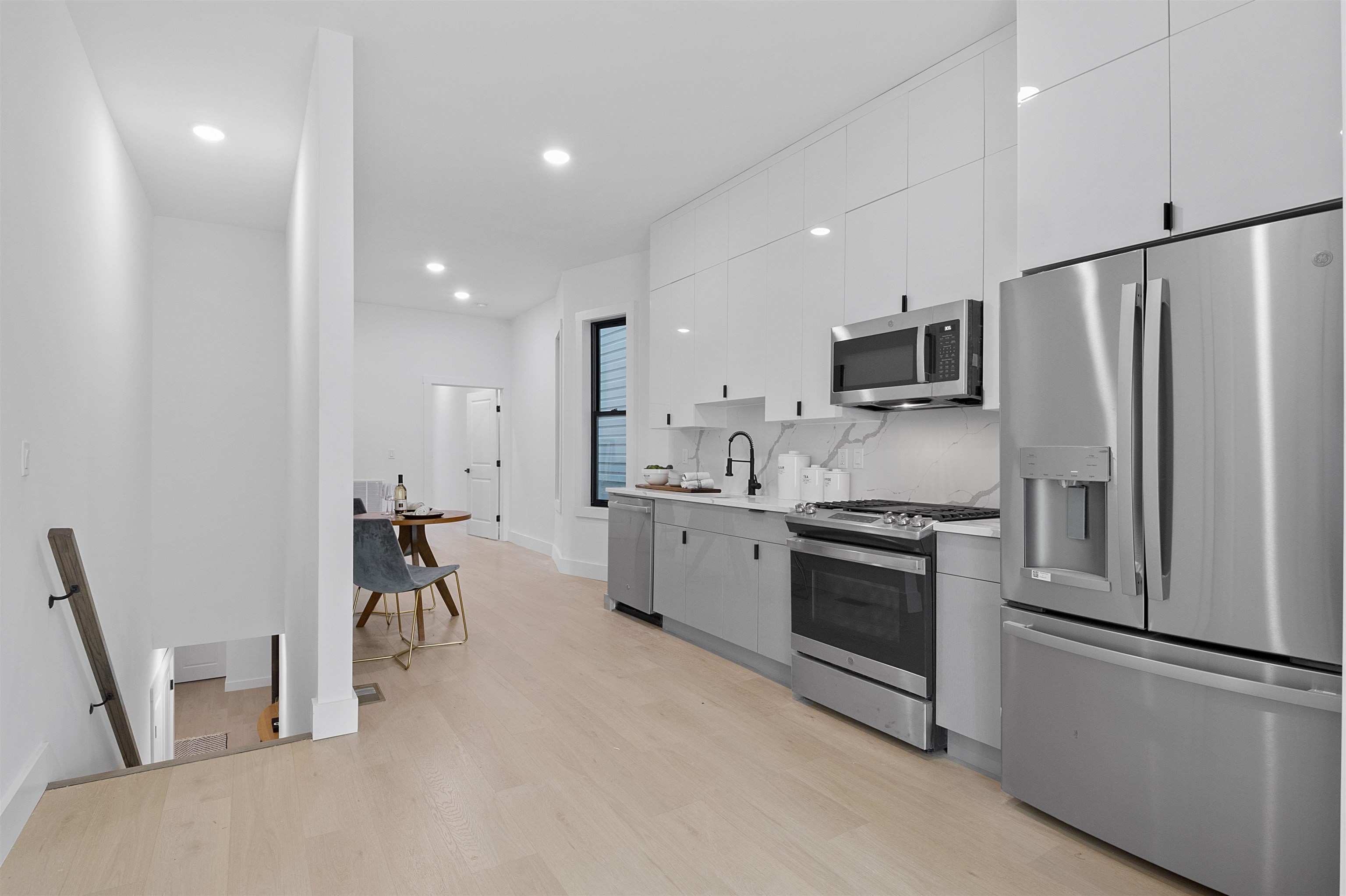 34 GRACE ST Unit: 2
