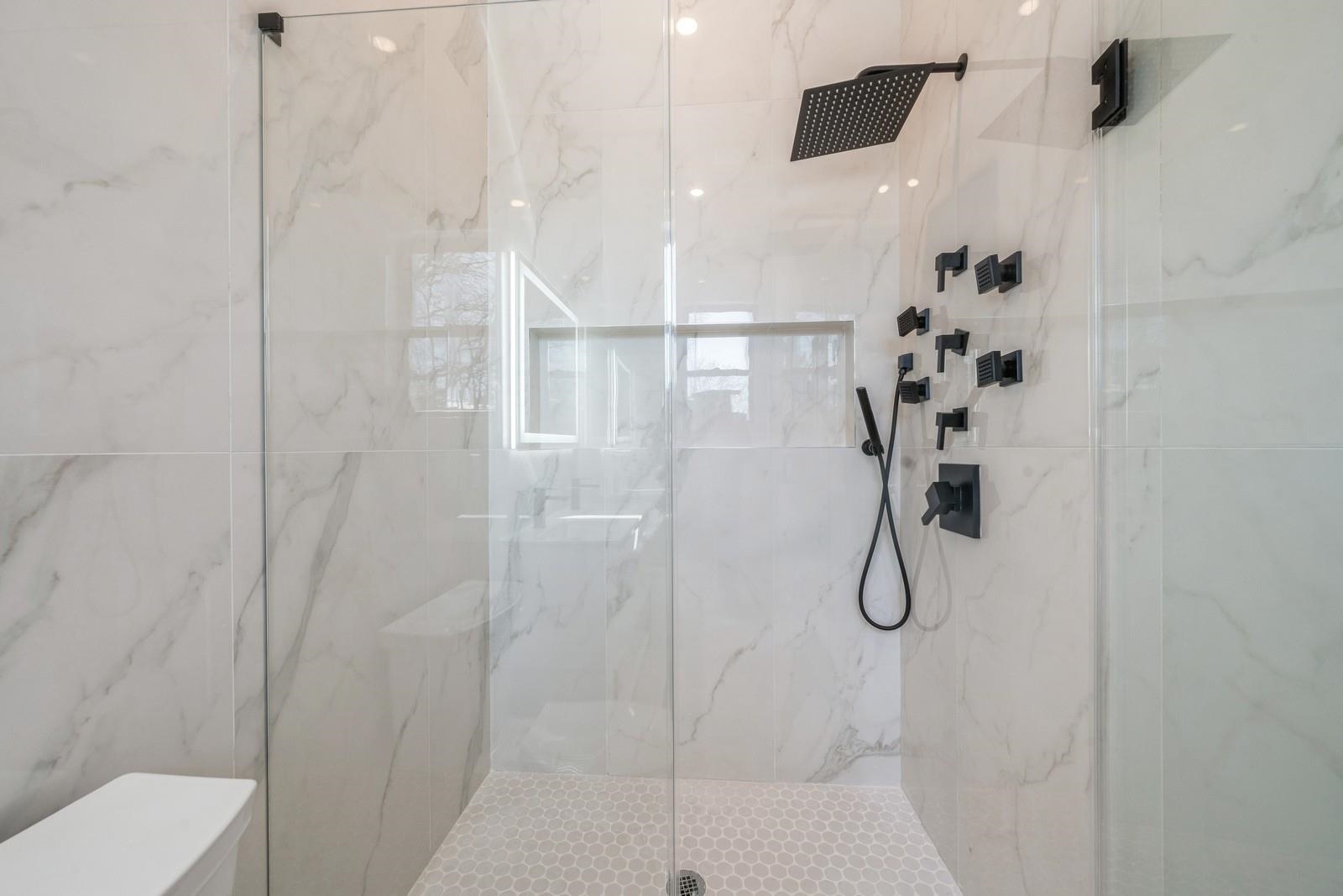 203 HUTTON ST Unit: 1