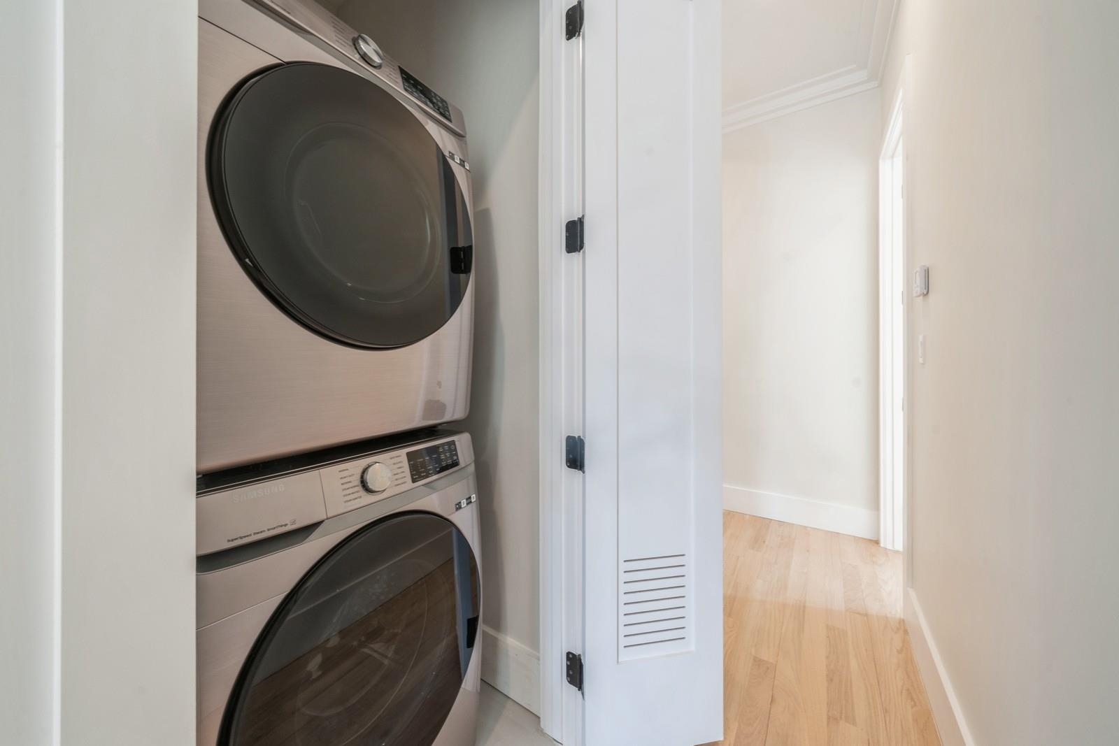 203 HUTTON ST Unit: 1