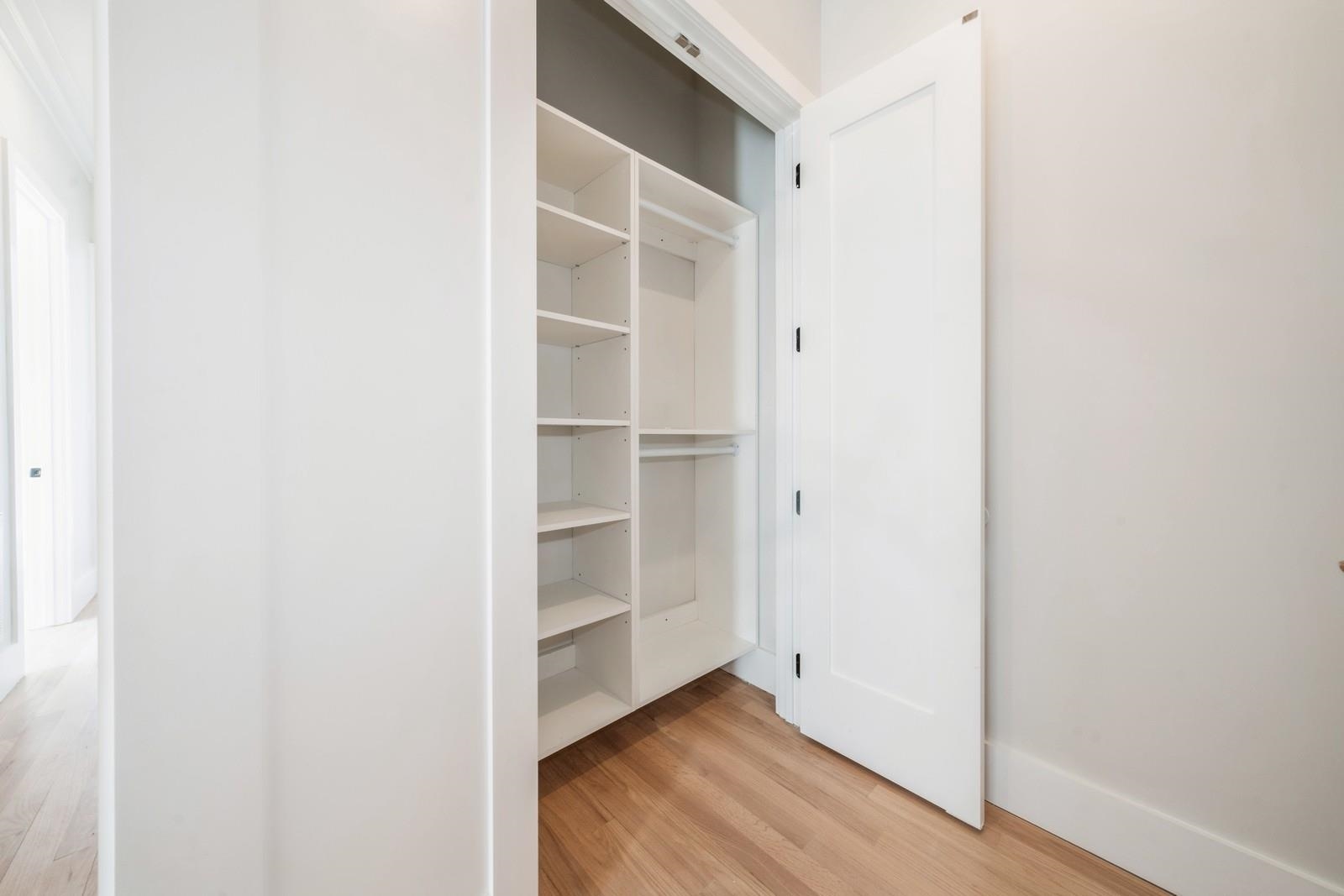 203 HUTTON ST Unit: 1