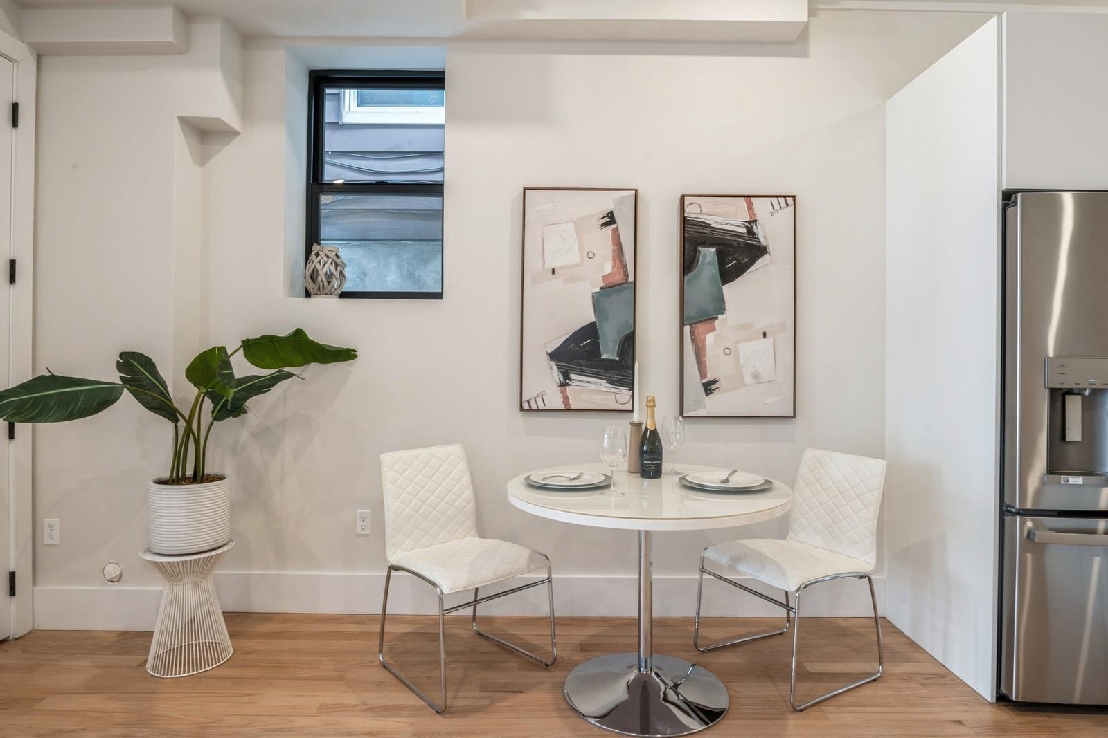 203 HUTTON ST Unit: 1