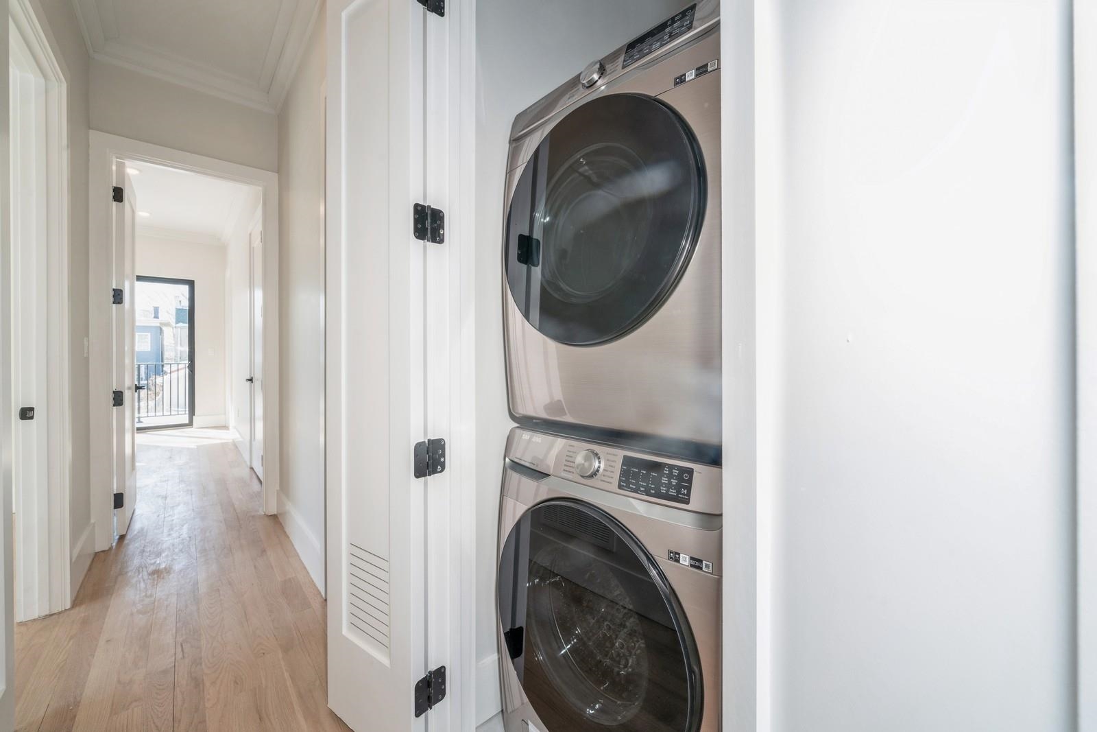 203 HUTTON ST Unit: 1