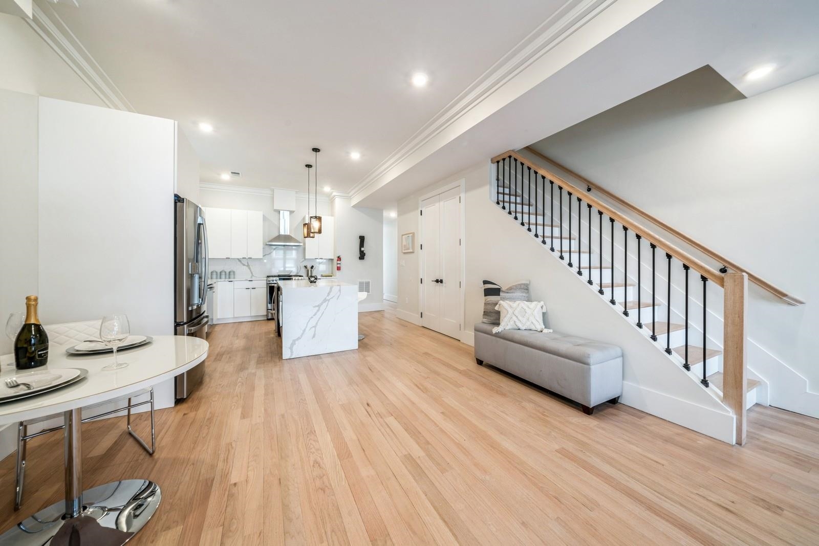 203 HUTTON ST Unit: 1