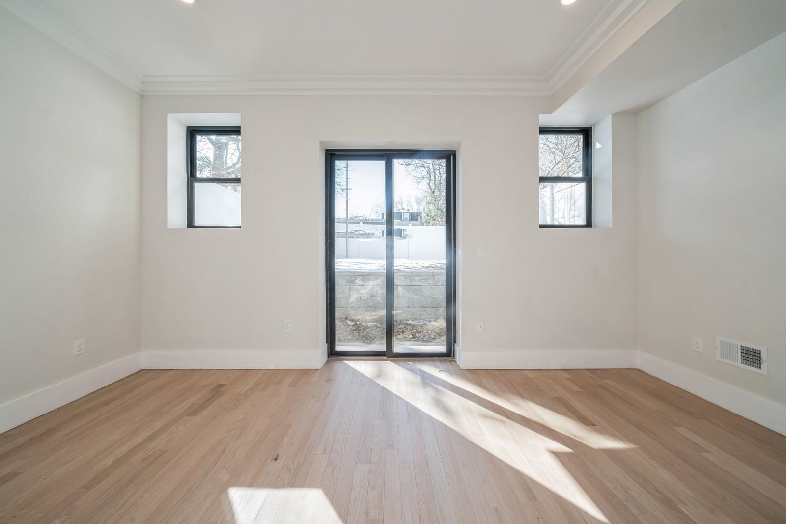 203 HUTTON ST Unit: 1