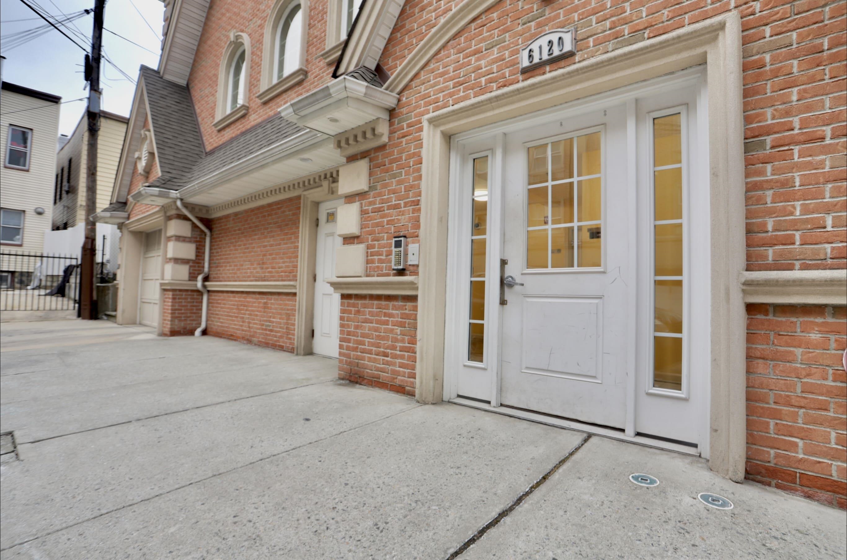 6120 FILLMORE PL Unit: 6