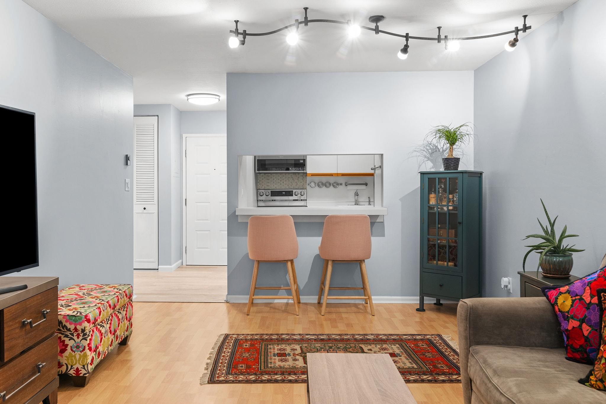1001 AVENUE C Unit: B4