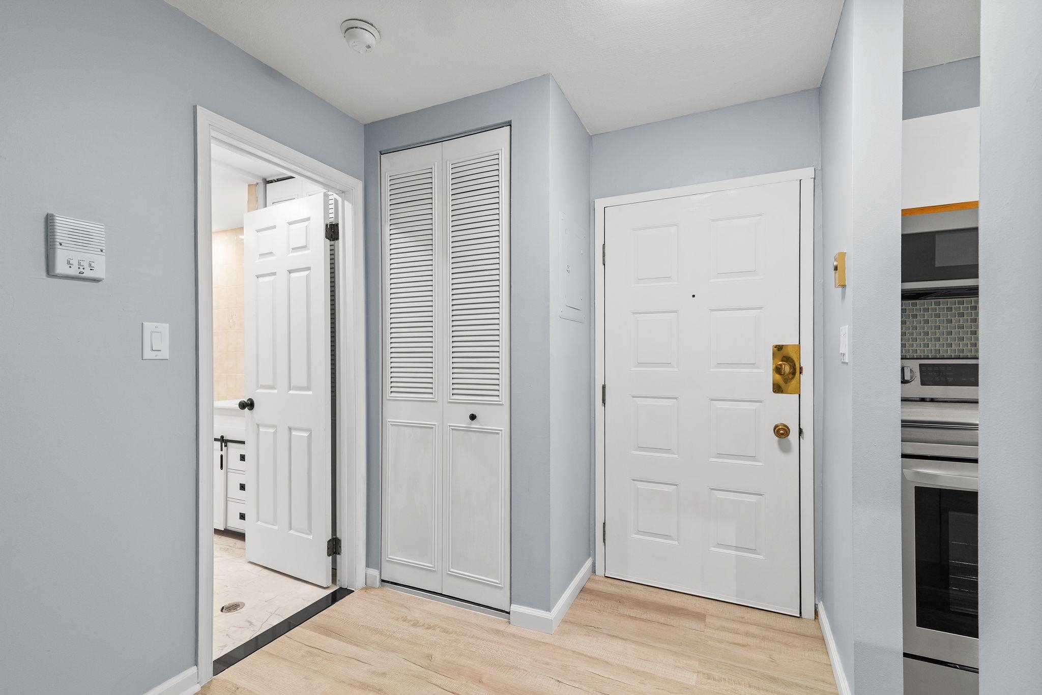 1001 AVENUE C Unit: B4