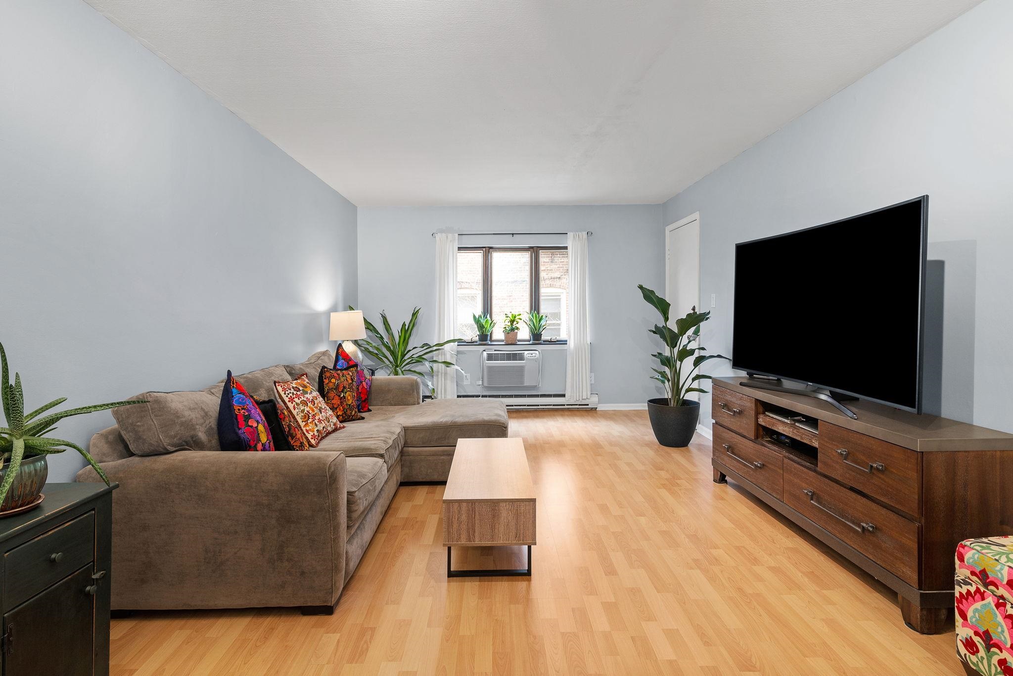 1001 AVENUE C Unit: B4
