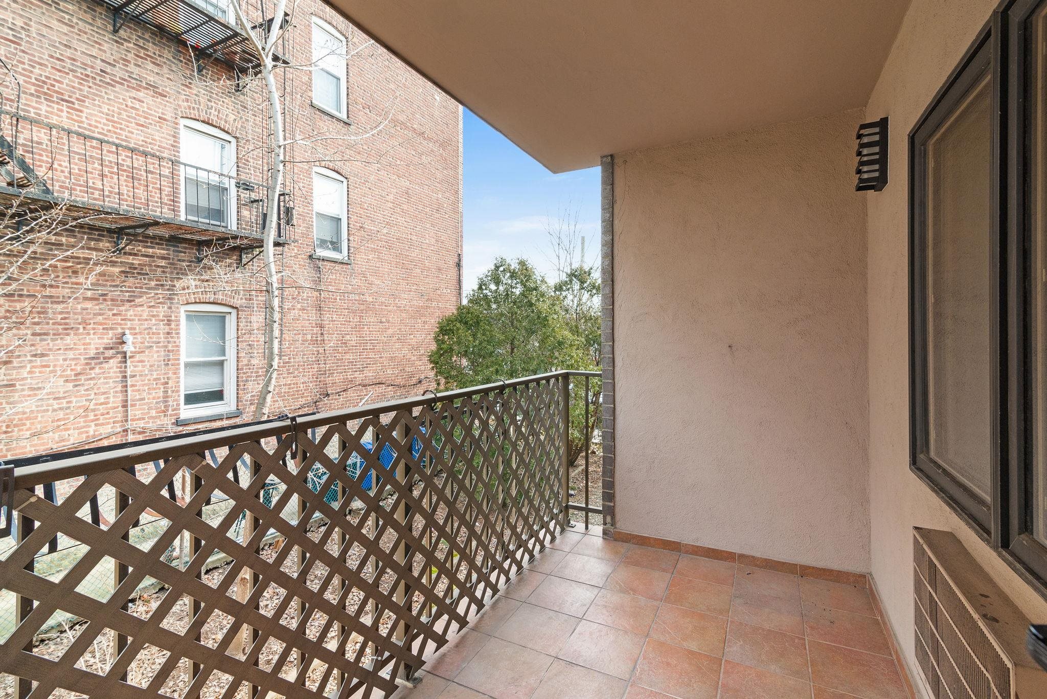 1001 AVENUE C Unit: B4