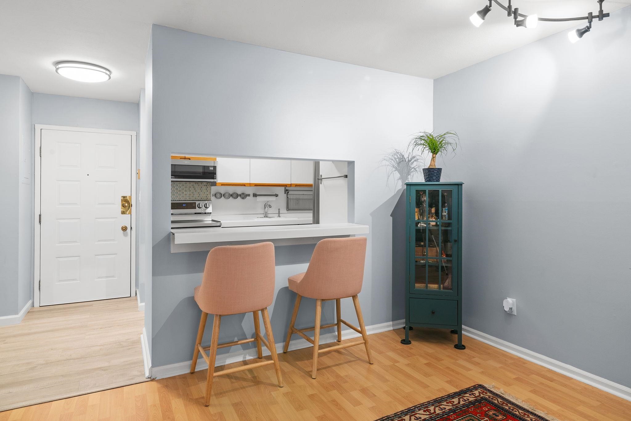 1001 AVENUE C Unit: B4