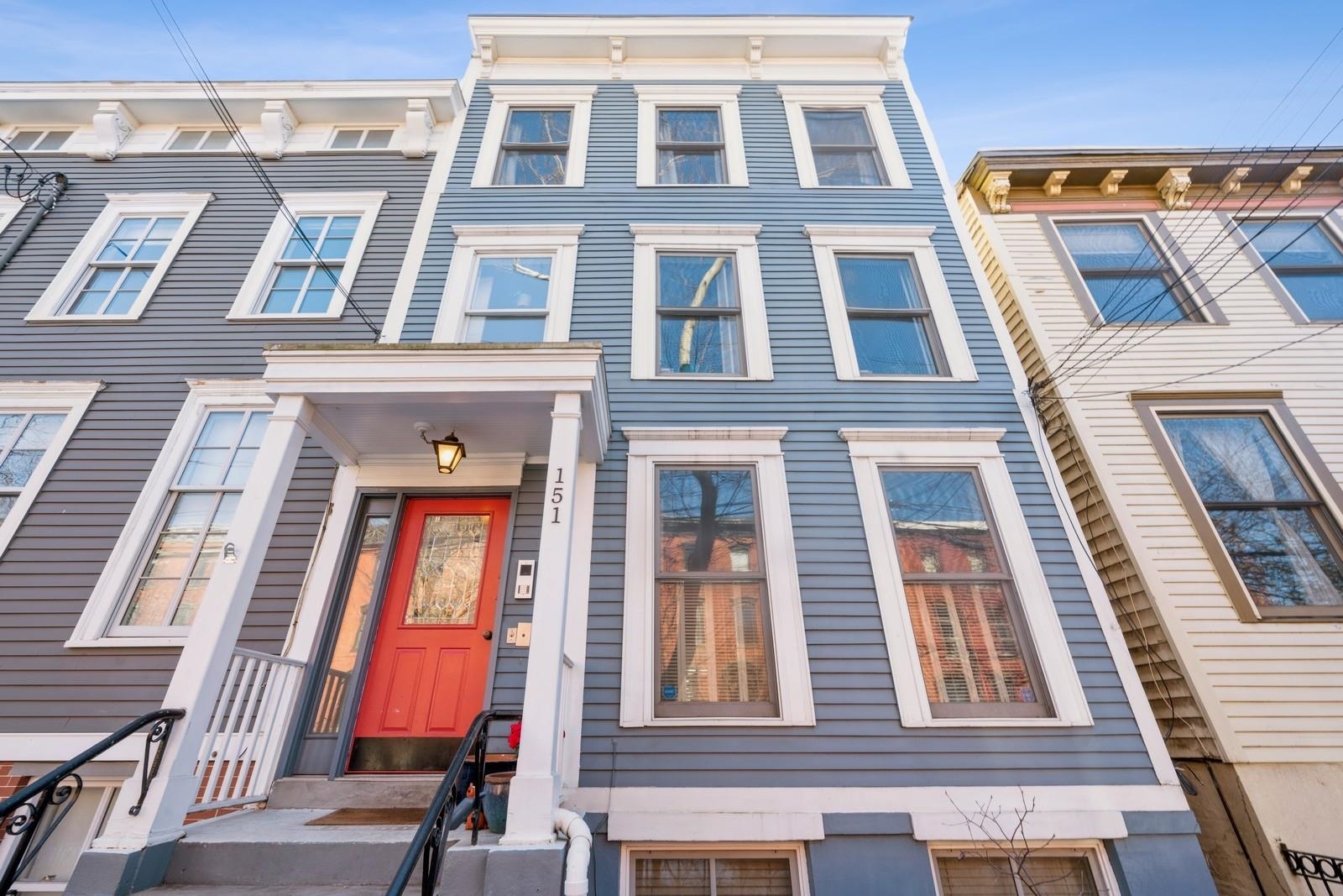 151 SUSSEX ST Unit: 1
