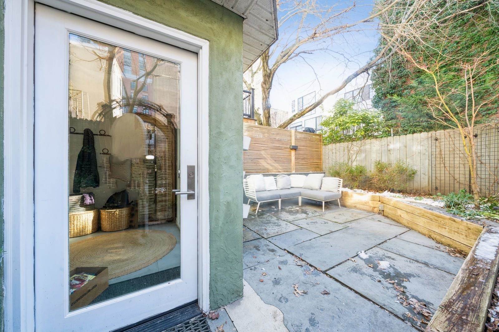 151 SUSSEX ST Unit: 1