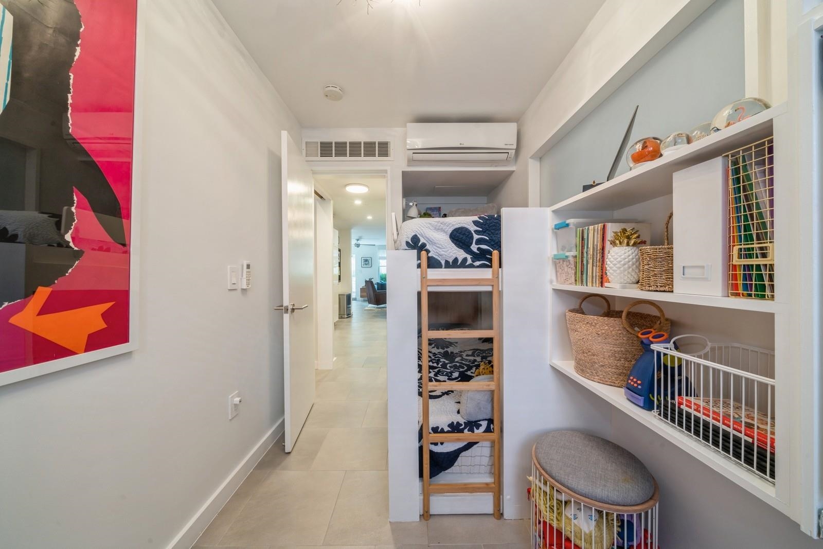 151 SUSSEX ST Unit: 1