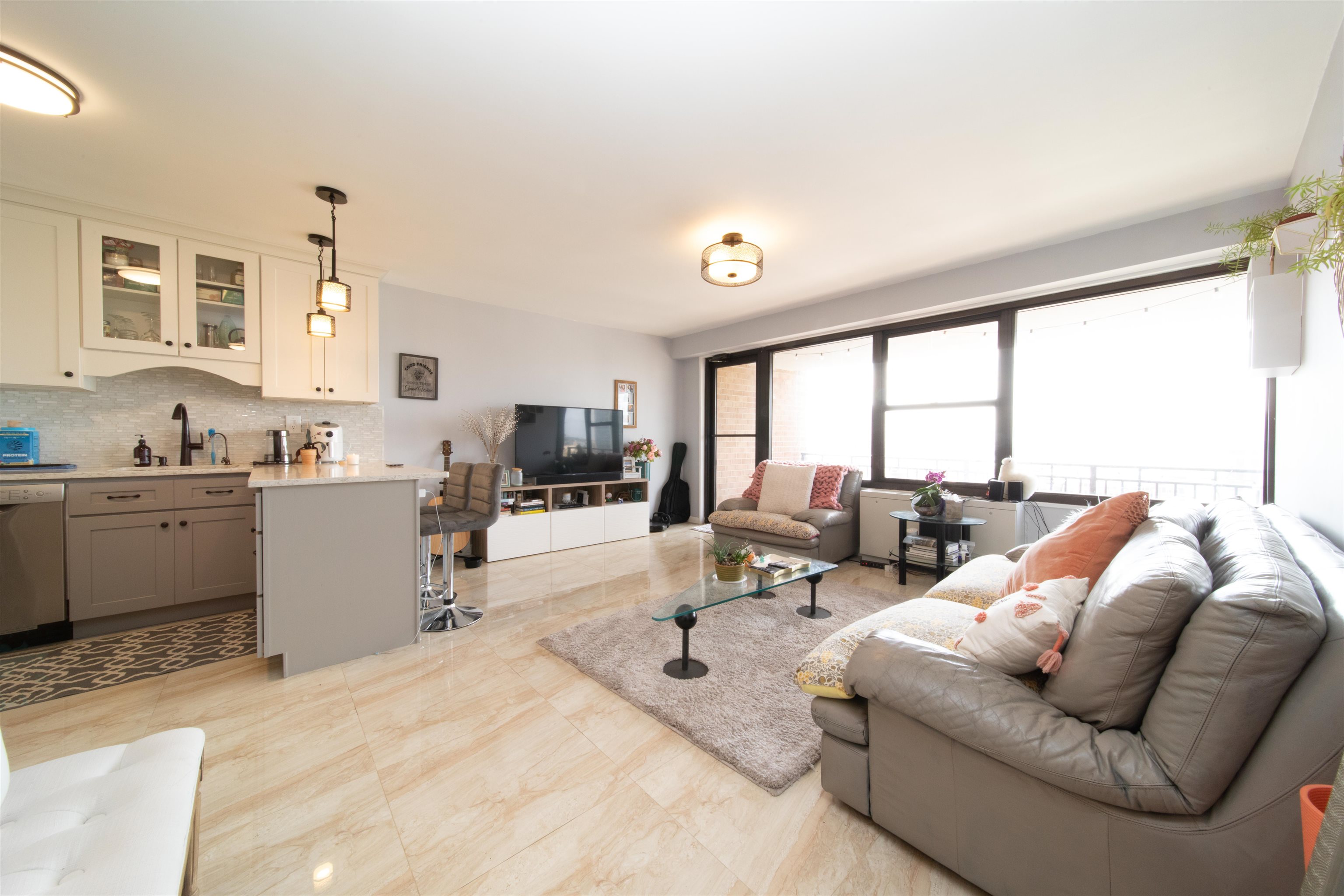135 MONTGOMERY ST Unit: 17E