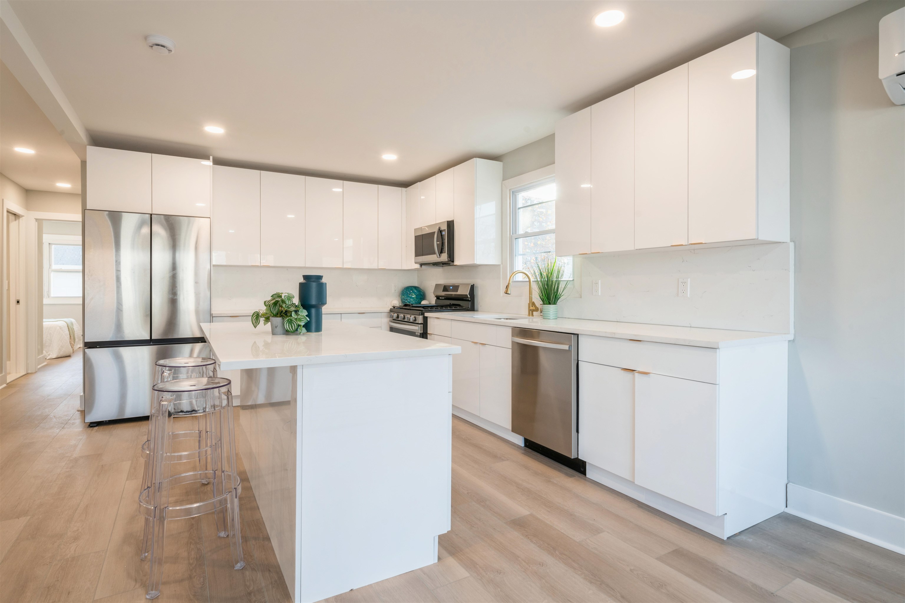 203 HOPKINS AVE Unit: 2