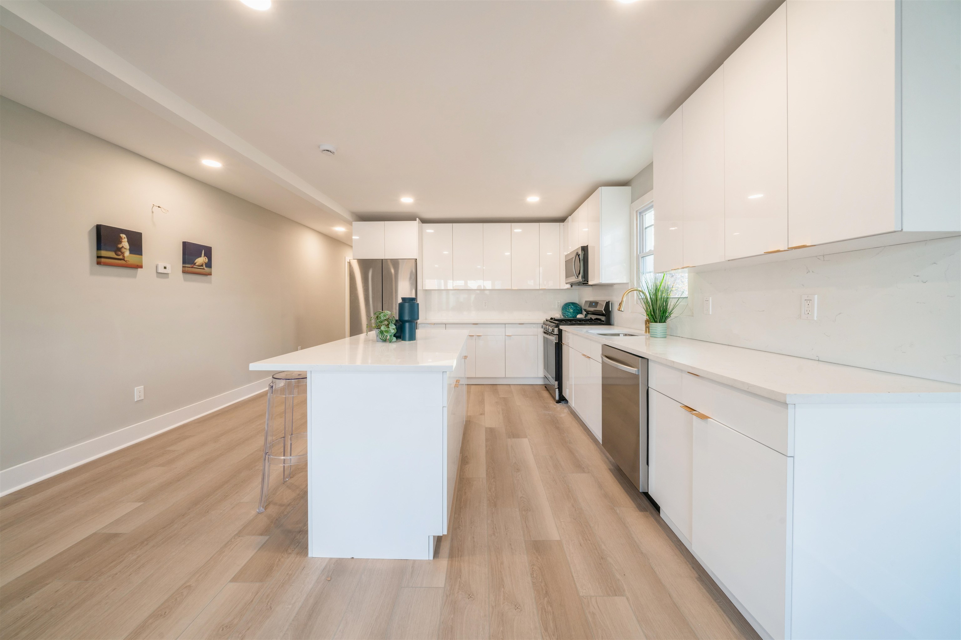 203 HOPKINS AVE Unit: 2