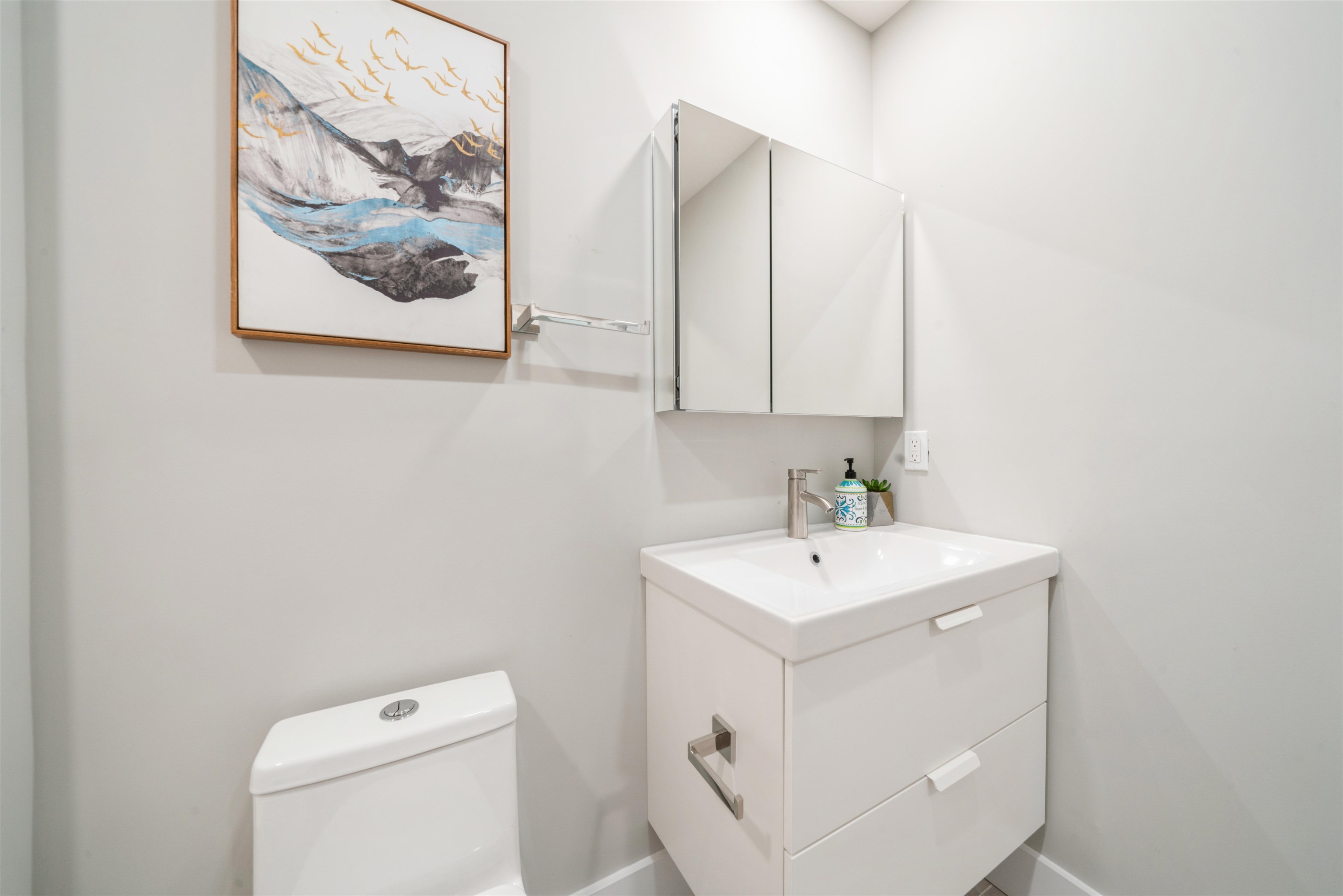 203 HOPKINS AVE Unit: 2